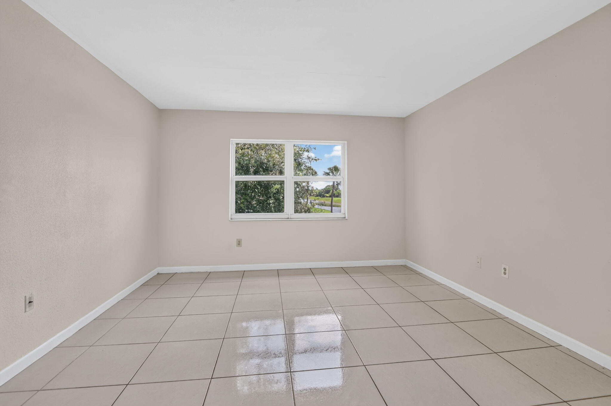 SANDALFOOT SOUTH TWO CONDO OR2089P775 - Residential