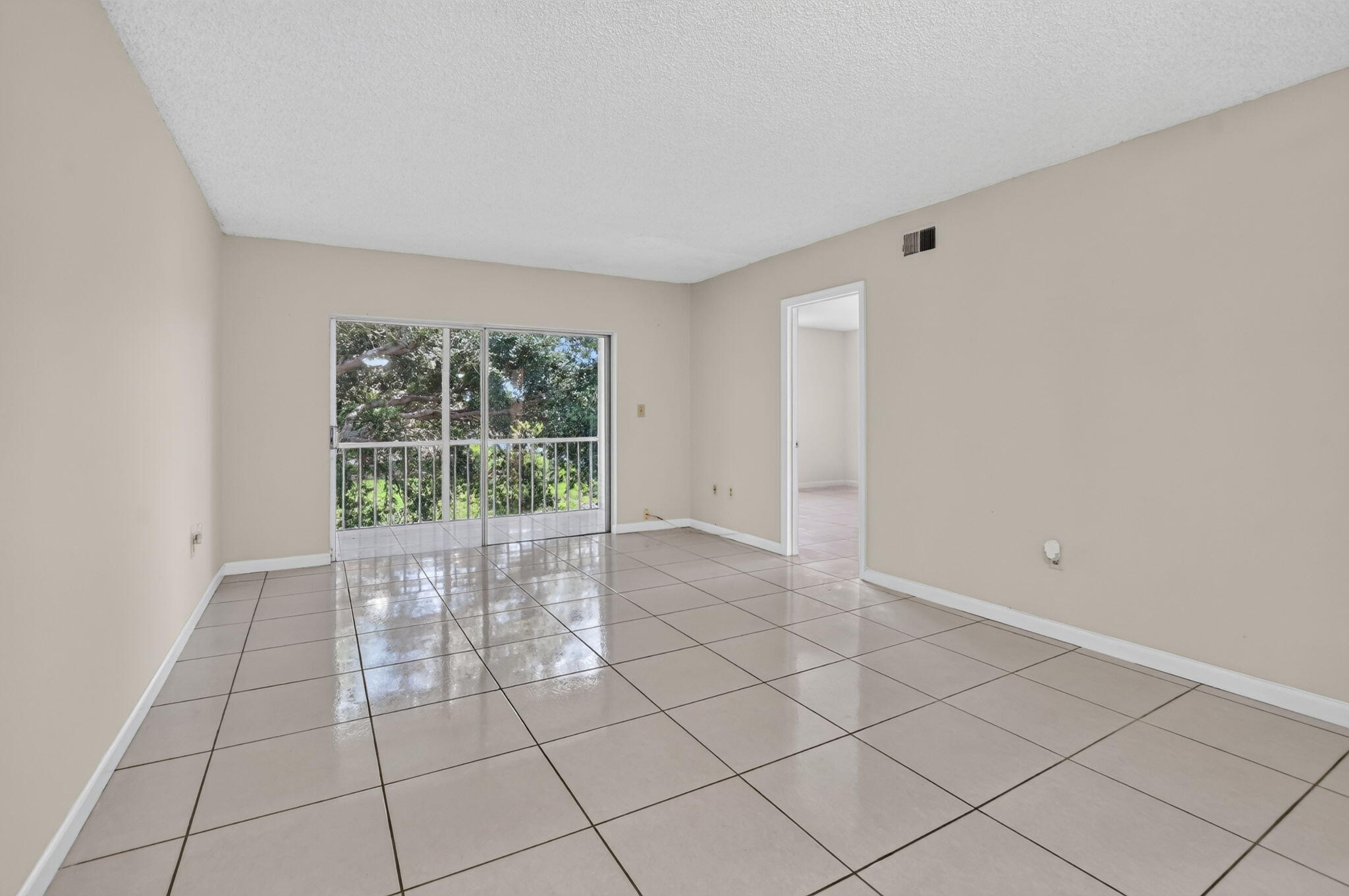SANDALFOOT SOUTH TWO CONDO OR2089P775 - Residential