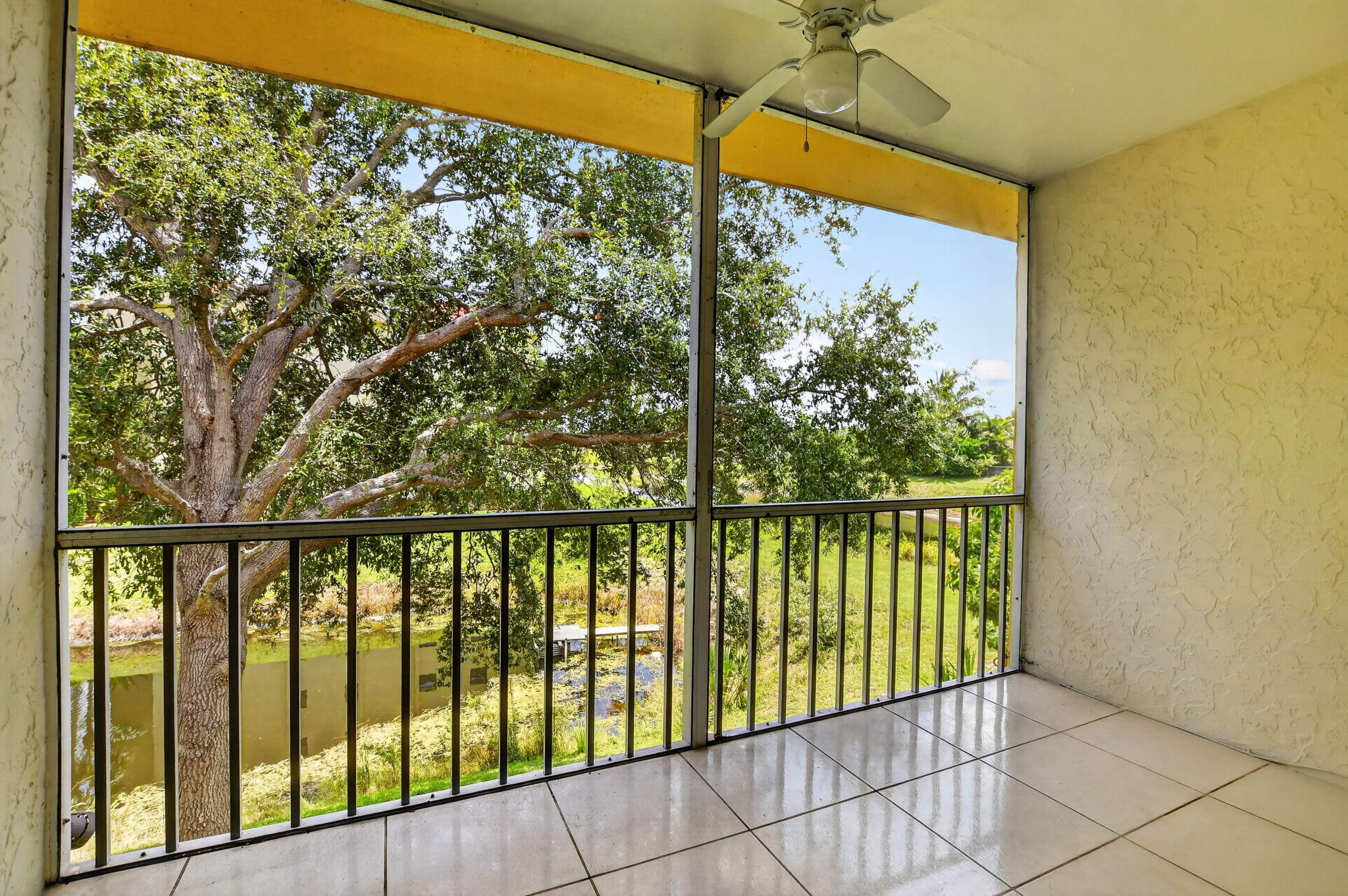 SANDALFOOT SOUTH TWO CONDO OR2089P775 - Residential