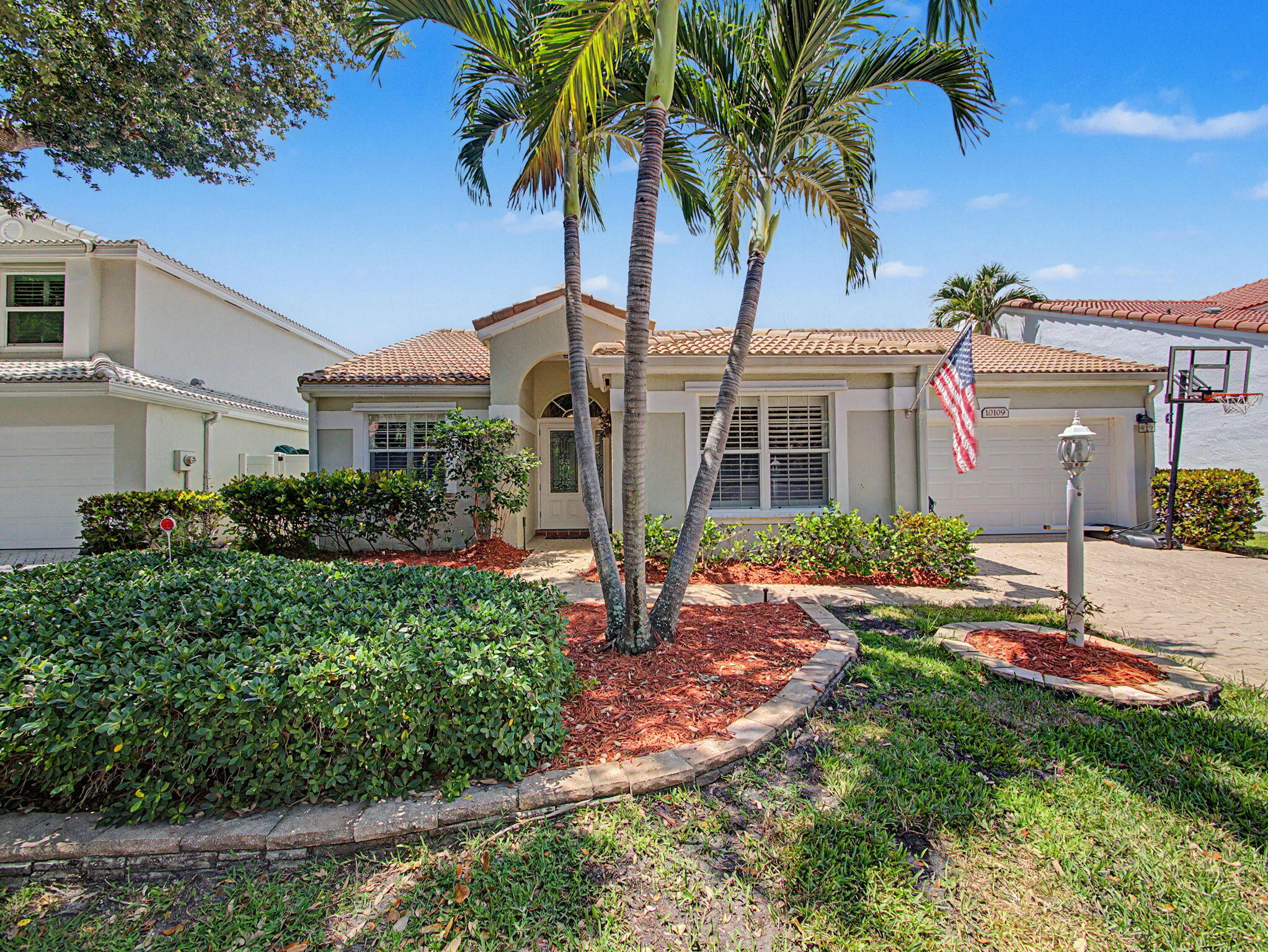 SIENA OAKS - Residential
