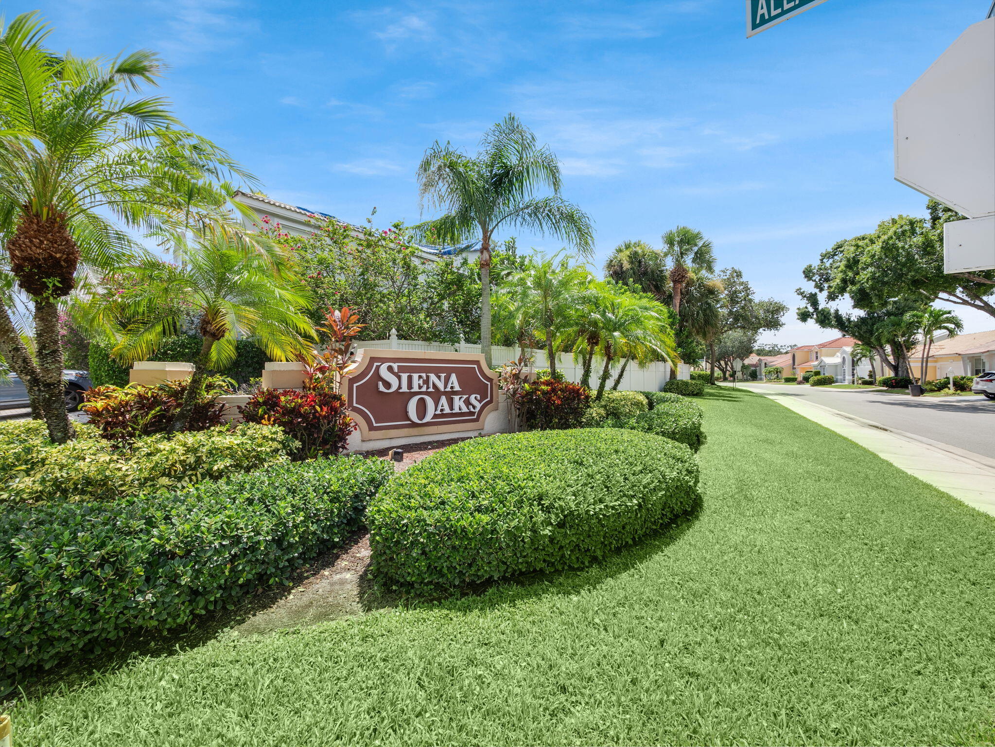 SIENA OAKS - Residential
