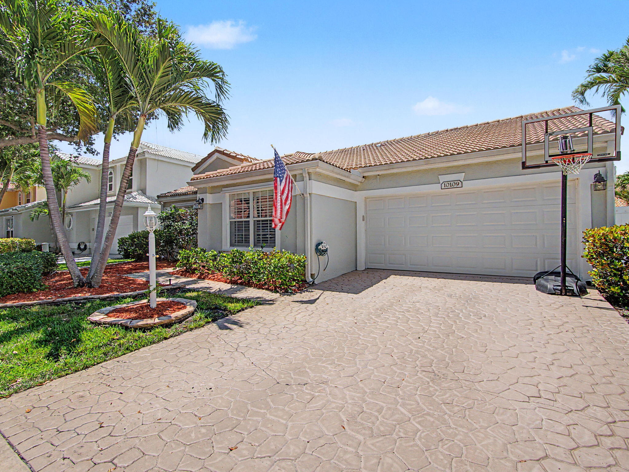 SIENA OAKS - Residential