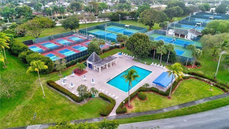 MARTINIQUE VILLAGE II F CONDO - Residential