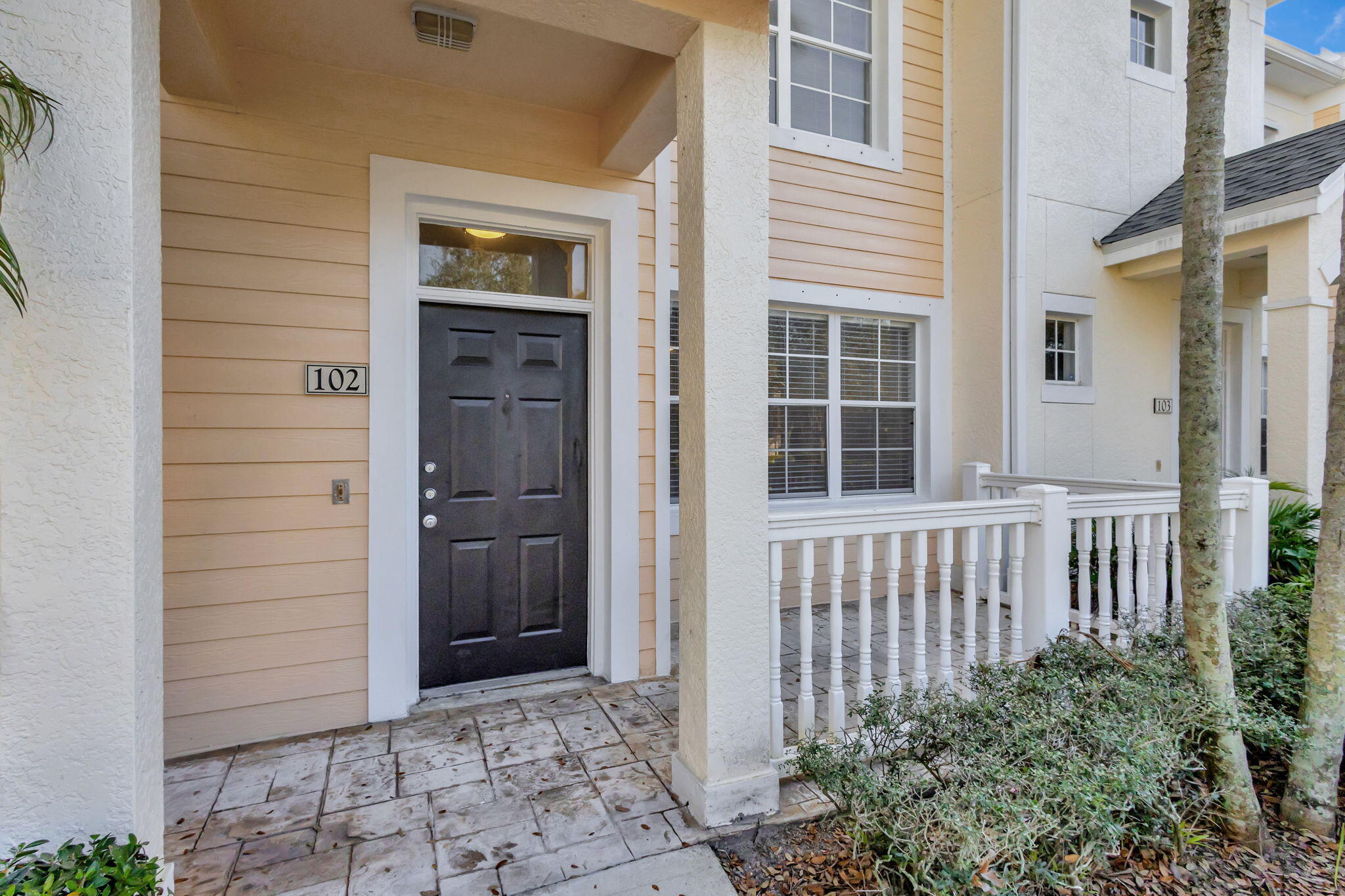SOMERSET AT ABACOA CONDO - Residential