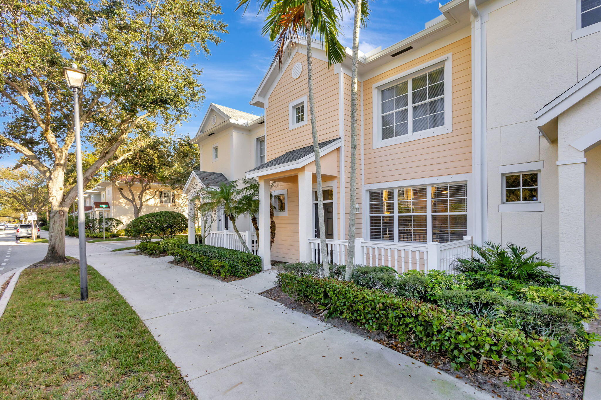 SOMERSET AT ABACOA CONDO - Residential
