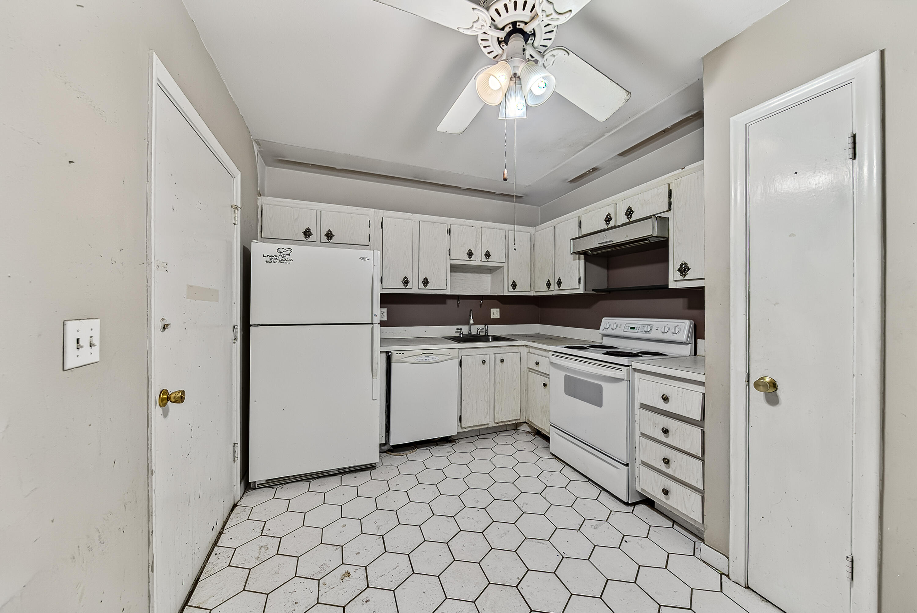 Spacious top-floor 1 Bed/1.5 Bath condo in the active 55+ community of Castle Gardens — and the lowest priced unit in the community! This unit features a screened-in patio, oversized walk-in closet, and a secure building with elevator, laundry rooms on 2nd and 3rd floor, storage, and pool just steps away. The Castle Gardens community is loaded with amenities all included in the low monthly maintenance fee -- featuring a clubhouse, billiards, bowling, card room, courtesy bus, 2 gyms, and 3 swimming pools. A fantastic primary residence or investment opportunity with strong upside potential. Conveniently located near shopping, dining, major transportation, Central Broward Park & Broward County Stadium and 20 minutes from Downtown Fort Lauderdale.