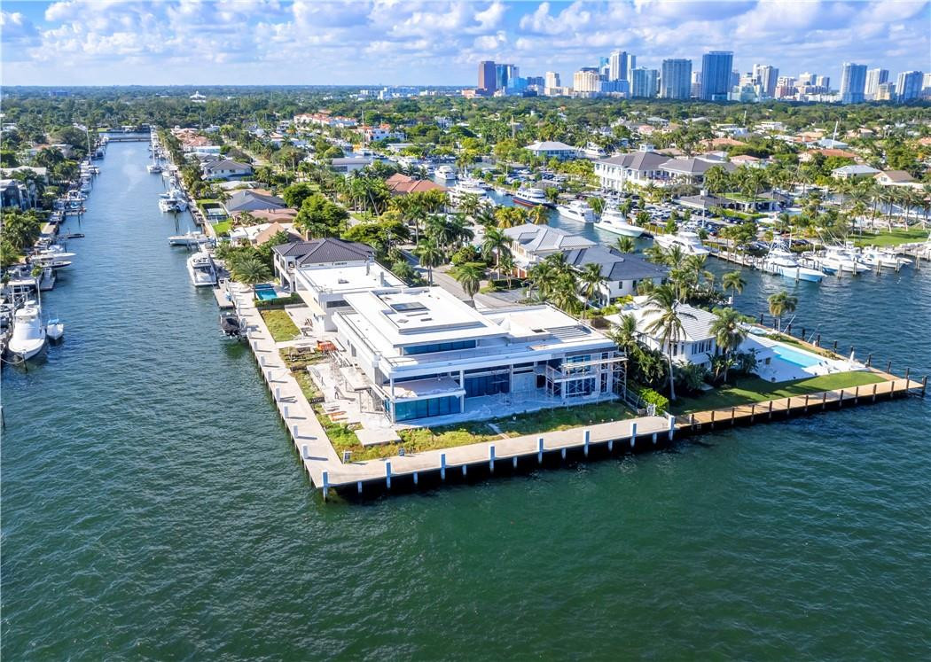 LAUDERDALE HARBORS SEC A - Residential