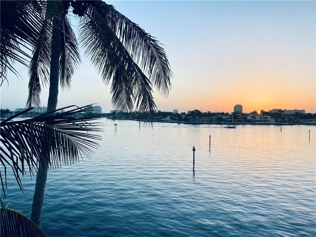 LAUDERDALE HARBORS SEC A - Residential