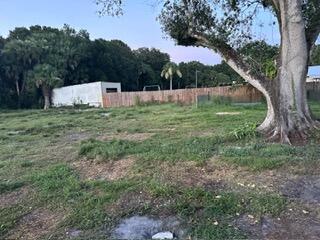 DIXIE RANCH ACRES - Land