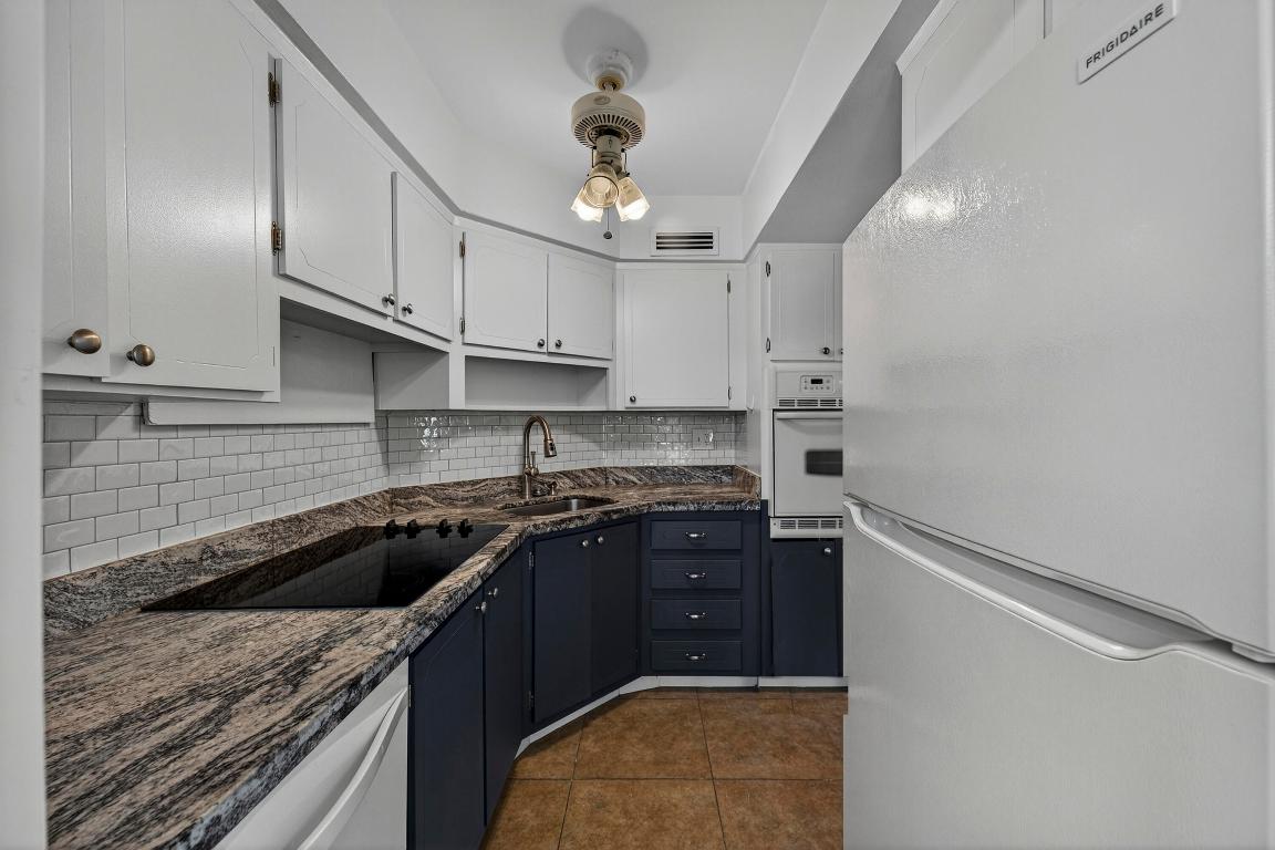 VENETIAN PARK CO-OP - Residential
