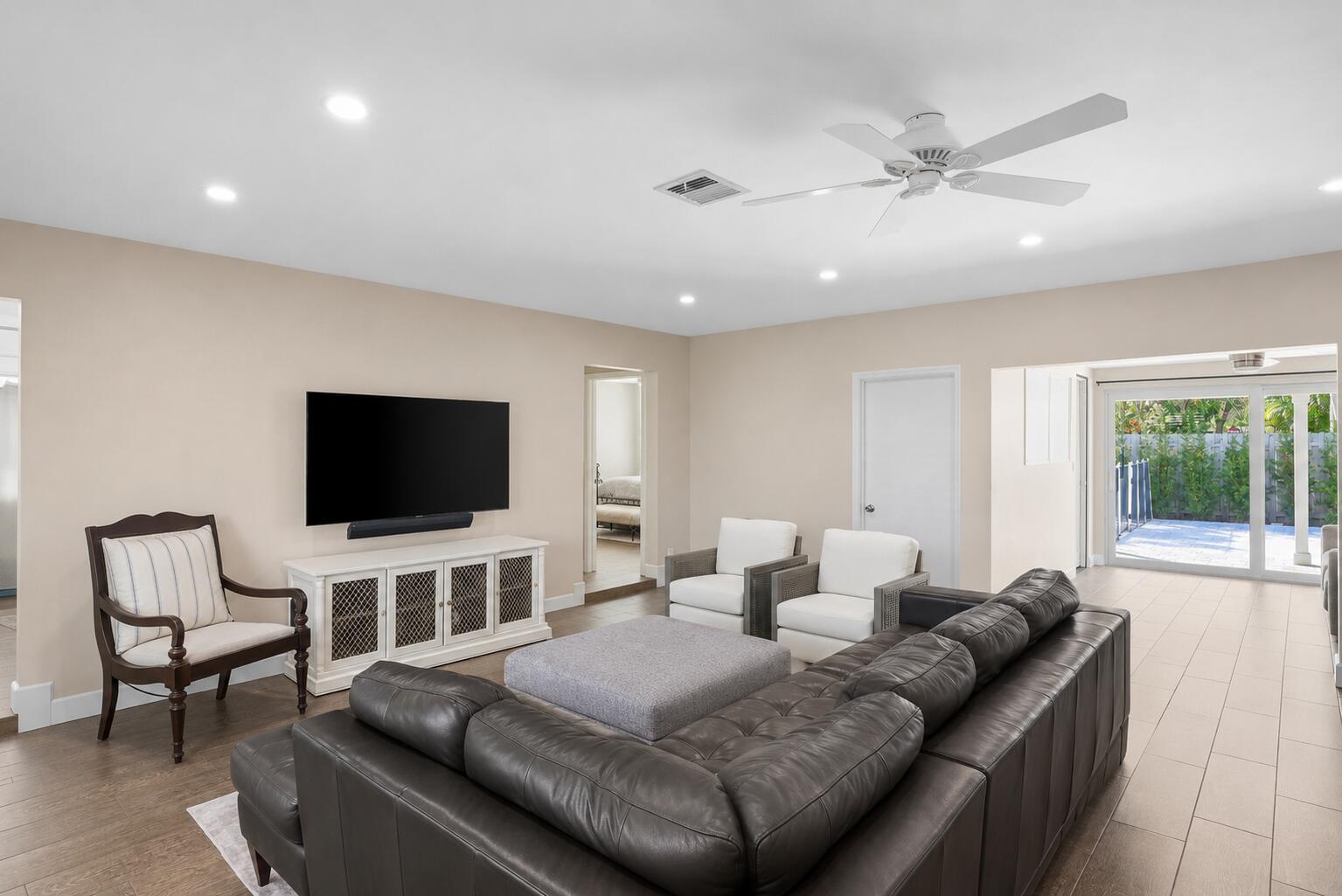 VENETIAN ISLES 3RD SEC - Residential