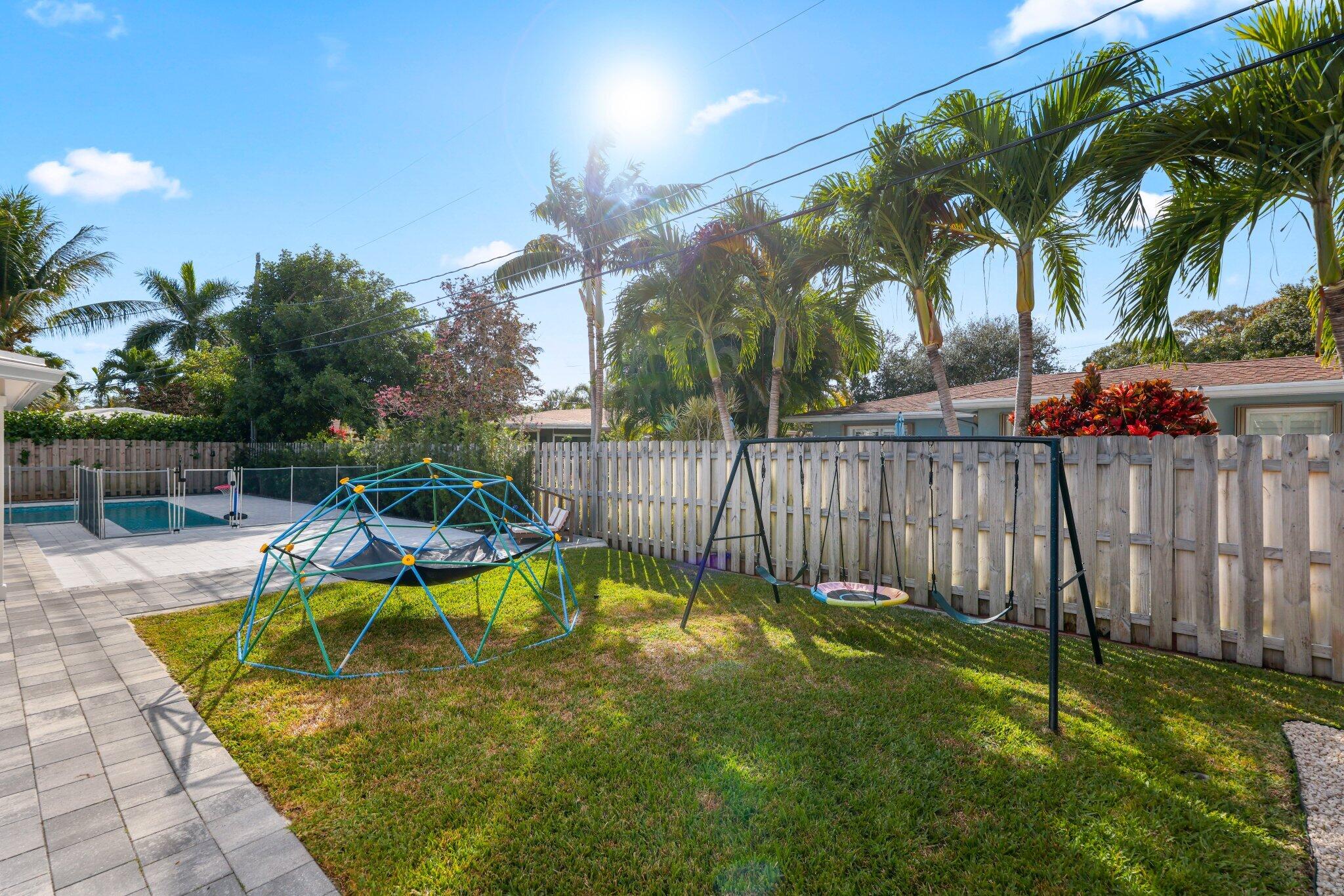 VENETIAN ISLES 3RD SEC - Residential