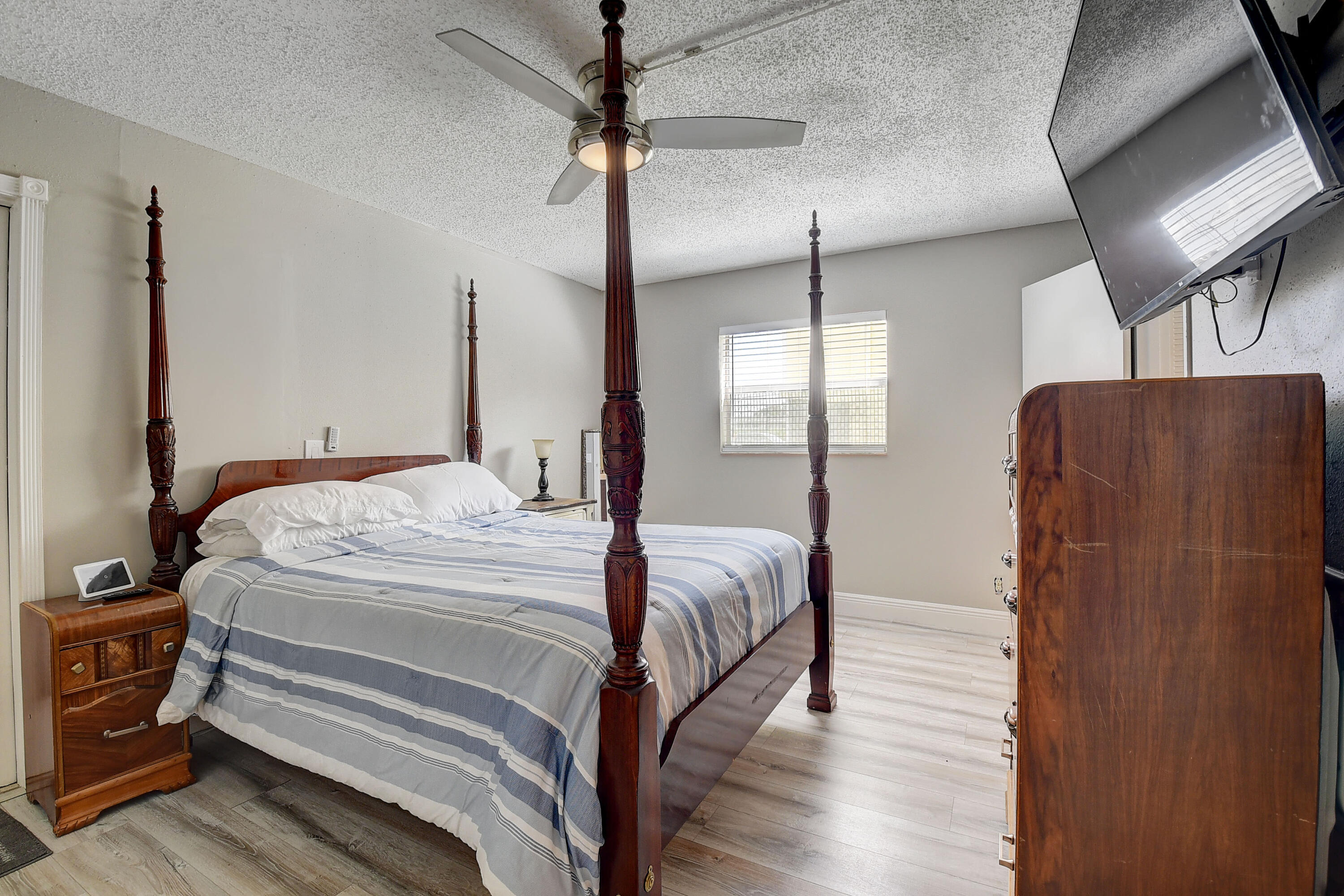 KINGS POINT SAXONY CONDOS - Residential Lease
