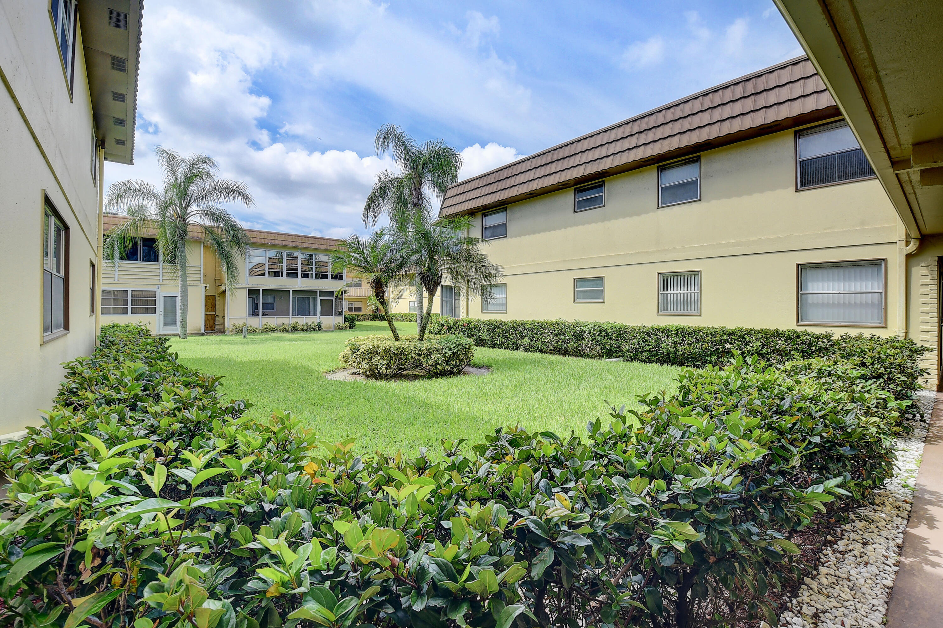 KINGS POINT SAXONY CONDOS - Residential Lease