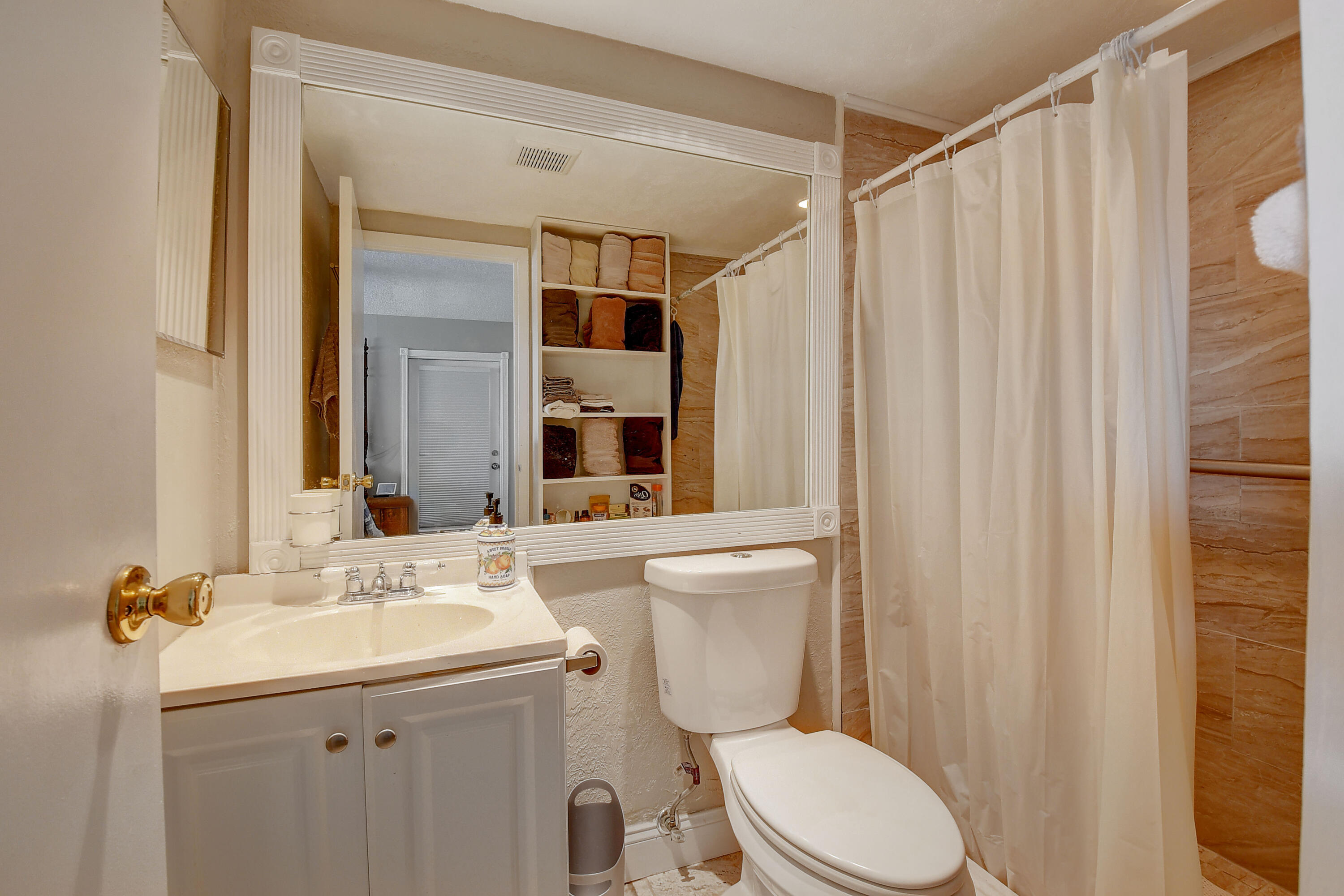 KINGS POINT SAXONY CONDOS - Residential Lease