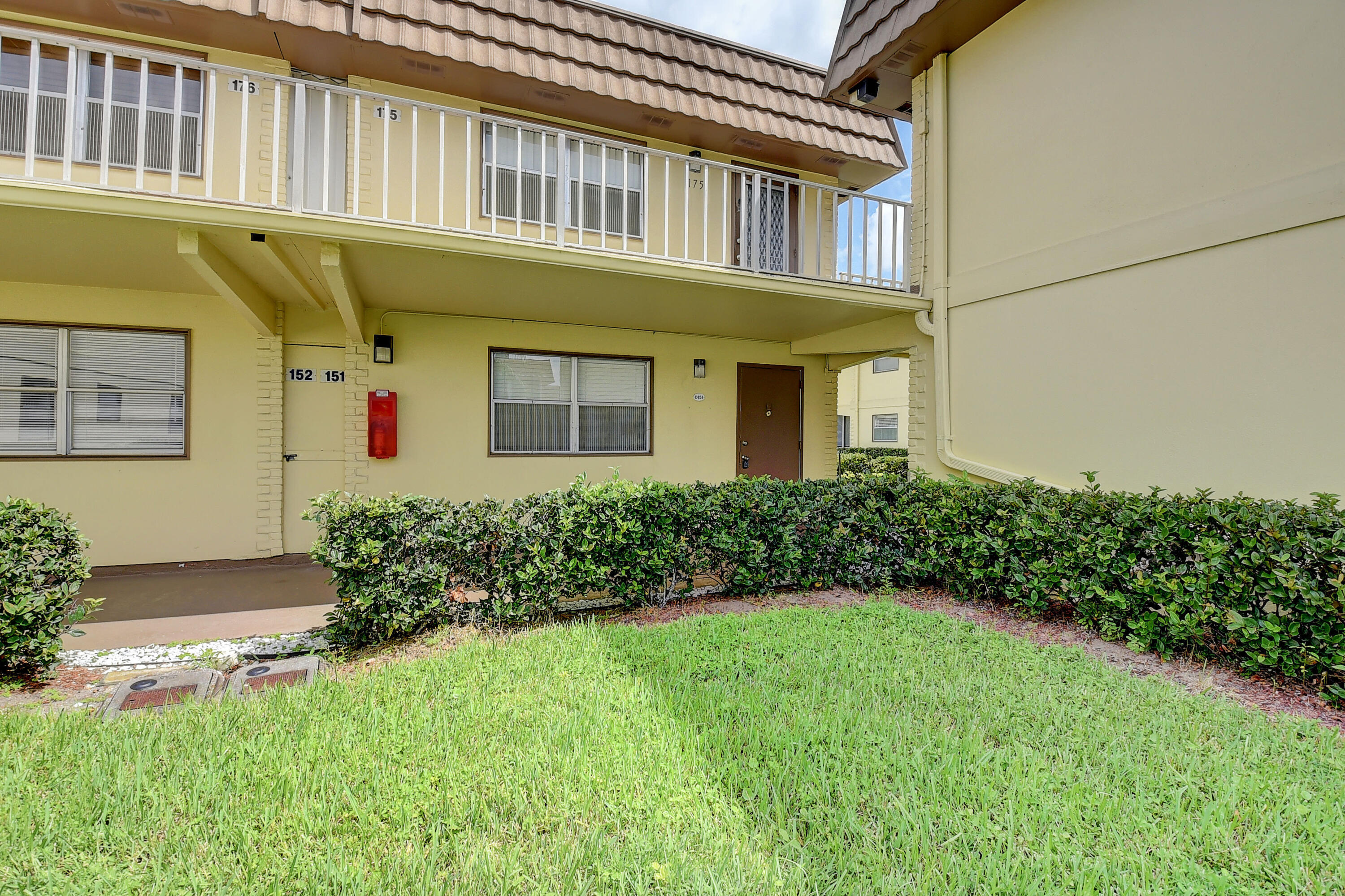 KINGS POINT SAXONY CONDOS - Residential Lease