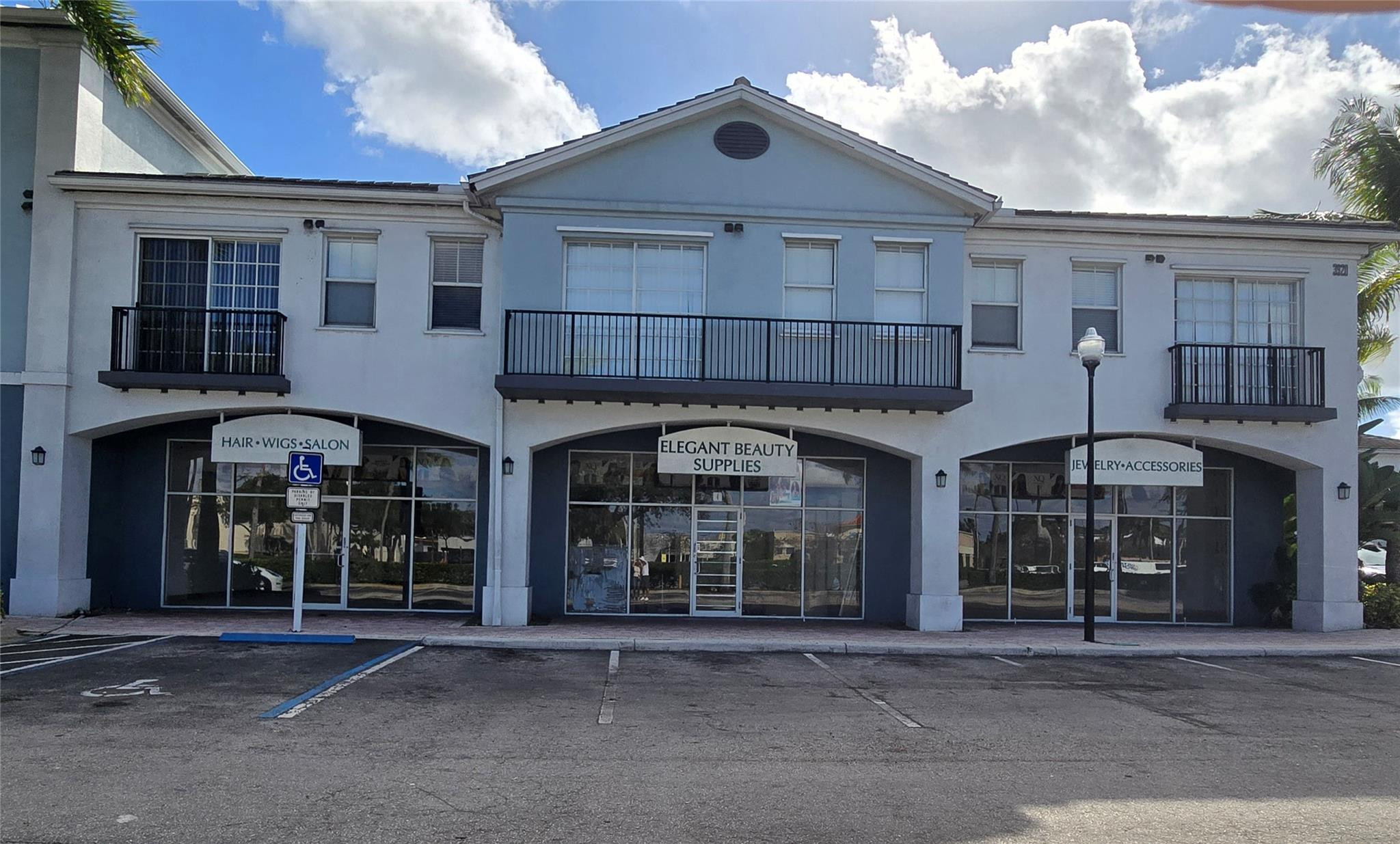 Now Available - Prime Retail Opportunity. An excellent retail space is now available for immediate occupancy. This 3,732 SF commercial space offers an open-flexible layout- ideal for a variety of retail uses. Landlord open to single bay lease at 1,261 square feet each. The unit features on-site restroom, air conditioning, and a dedicated storage area, providing both comfort and functionality. Previously occupied by a well-established Beauty Supply Store, the space is well-suited for retail, specialty, or showroom concepts seeking strong visibility and adaptability. INQUIRE ABOUT FREE RENT great opportunity to position your business in a ready-to-occupy retail location.