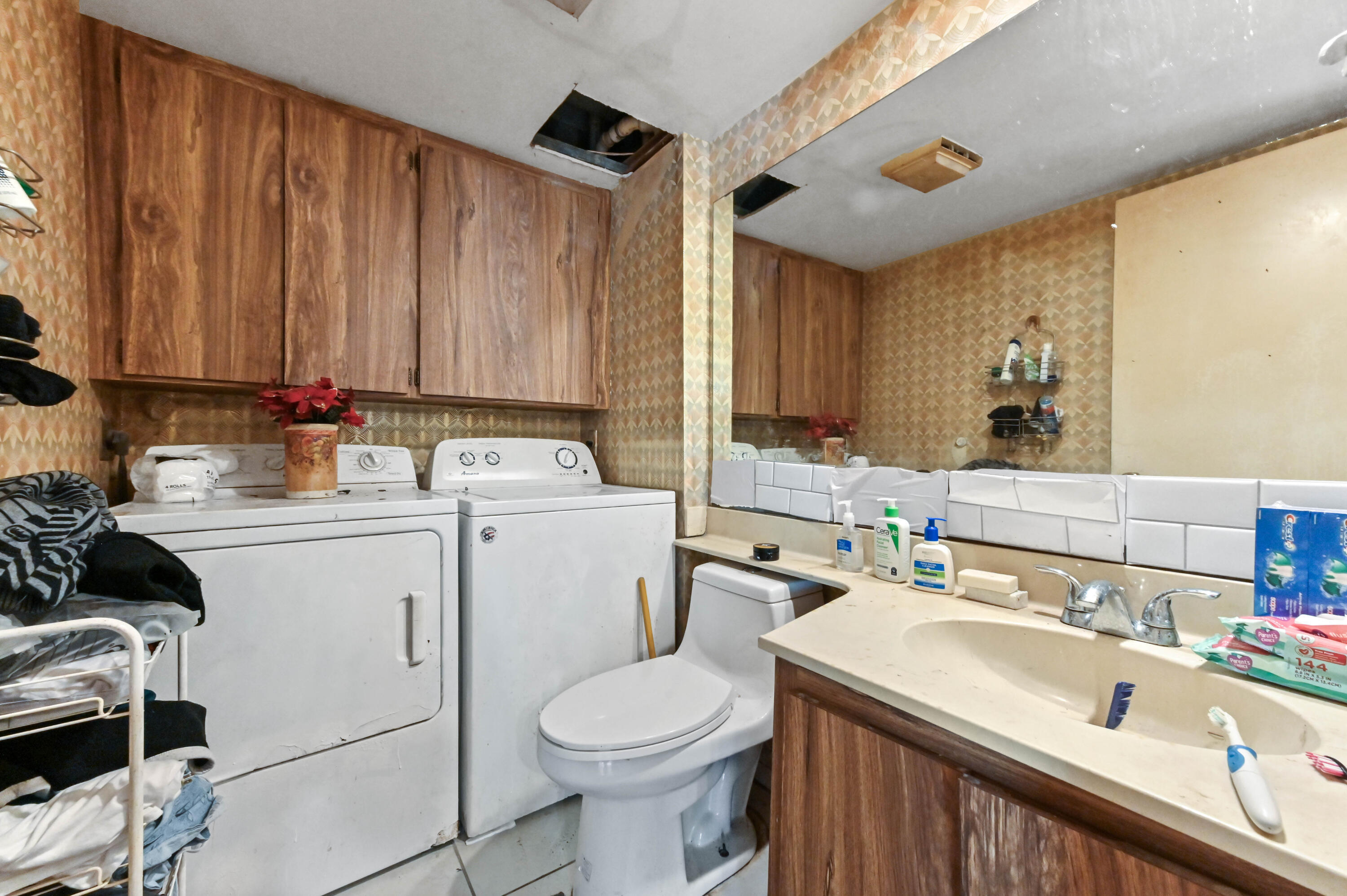SHERWOOD LAKES - Residential