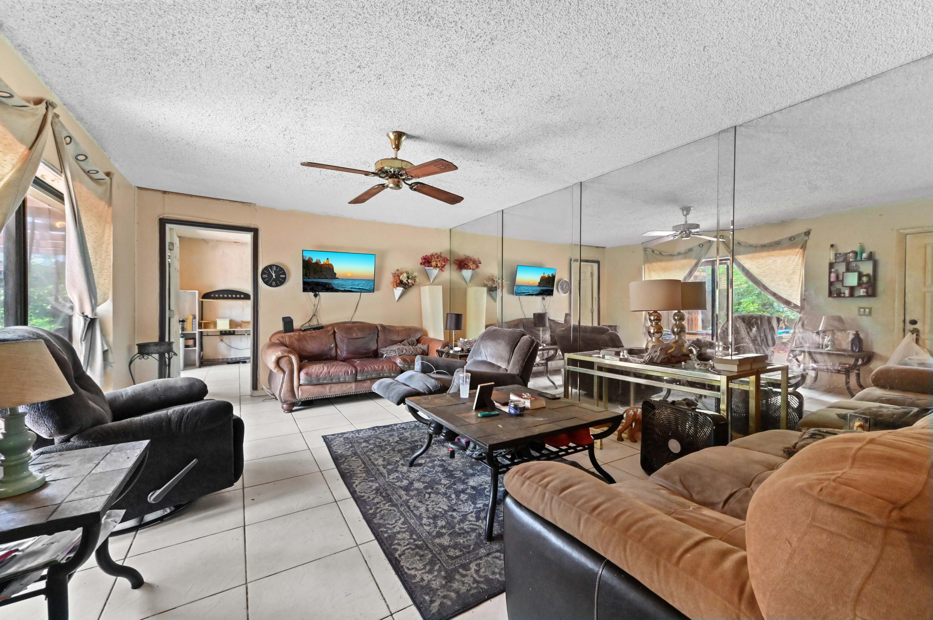 SHERWOOD LAKES - Residential