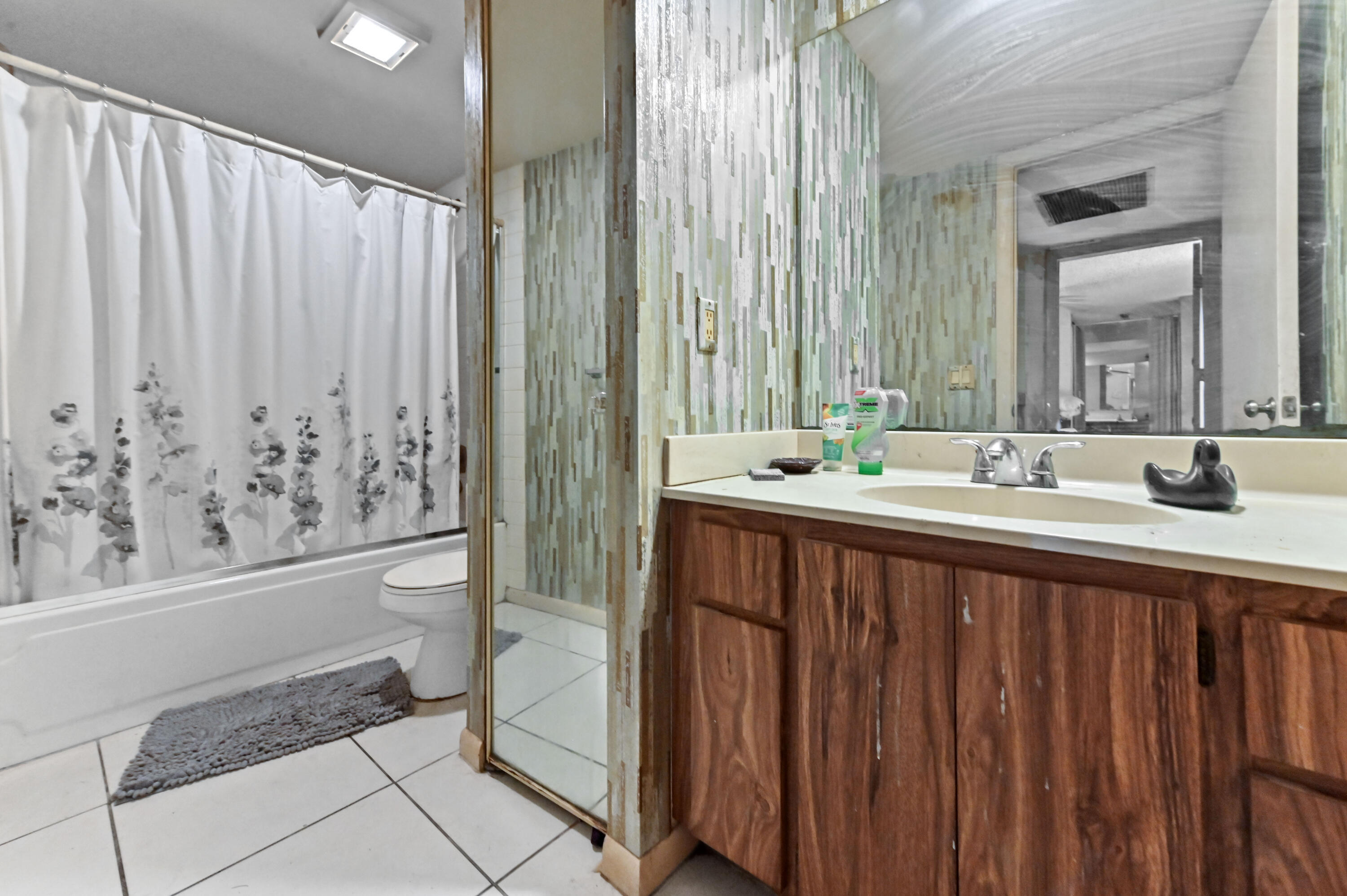 SHERWOOD LAKES - Residential