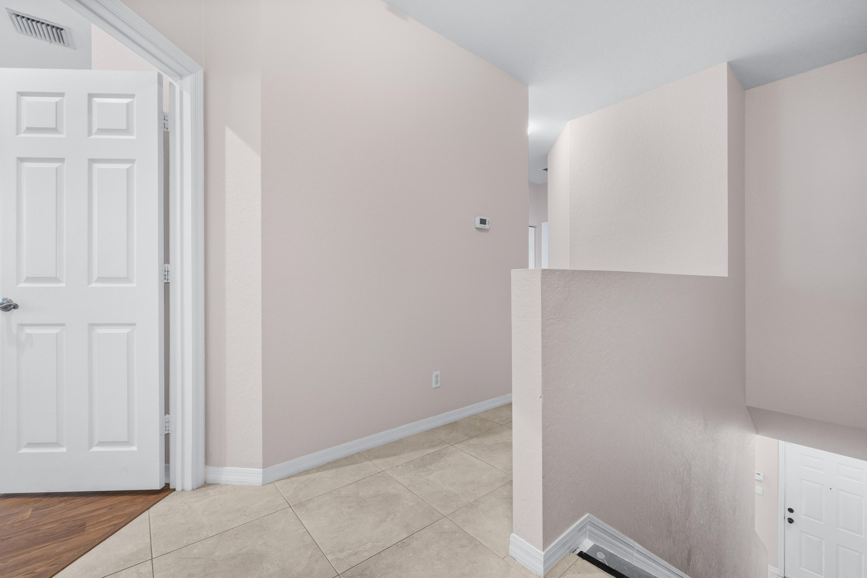MAGNOLIA BAY CONDOMIMIUM - Residential