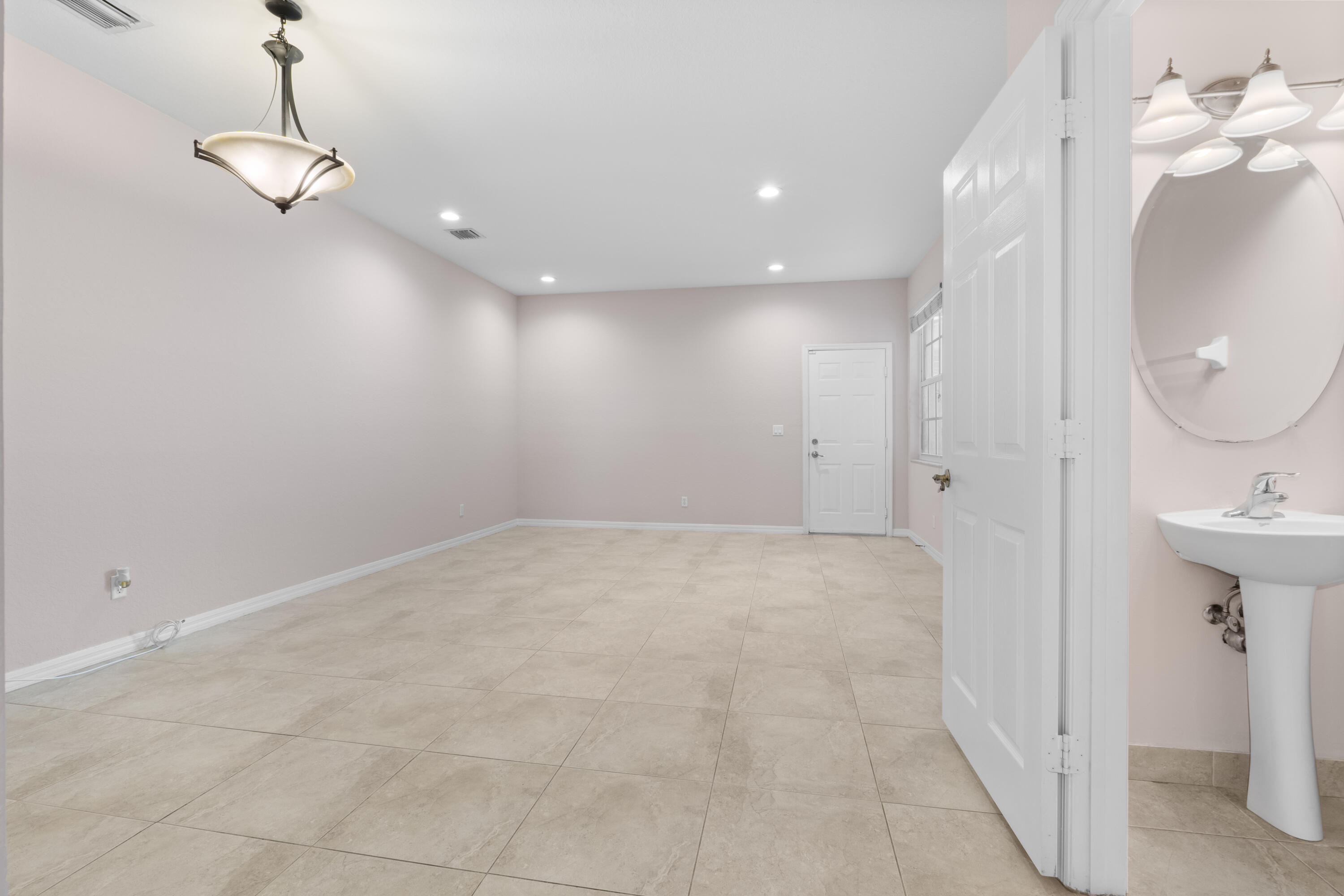 MAGNOLIA BAY CONDOMIMIUM - Residential