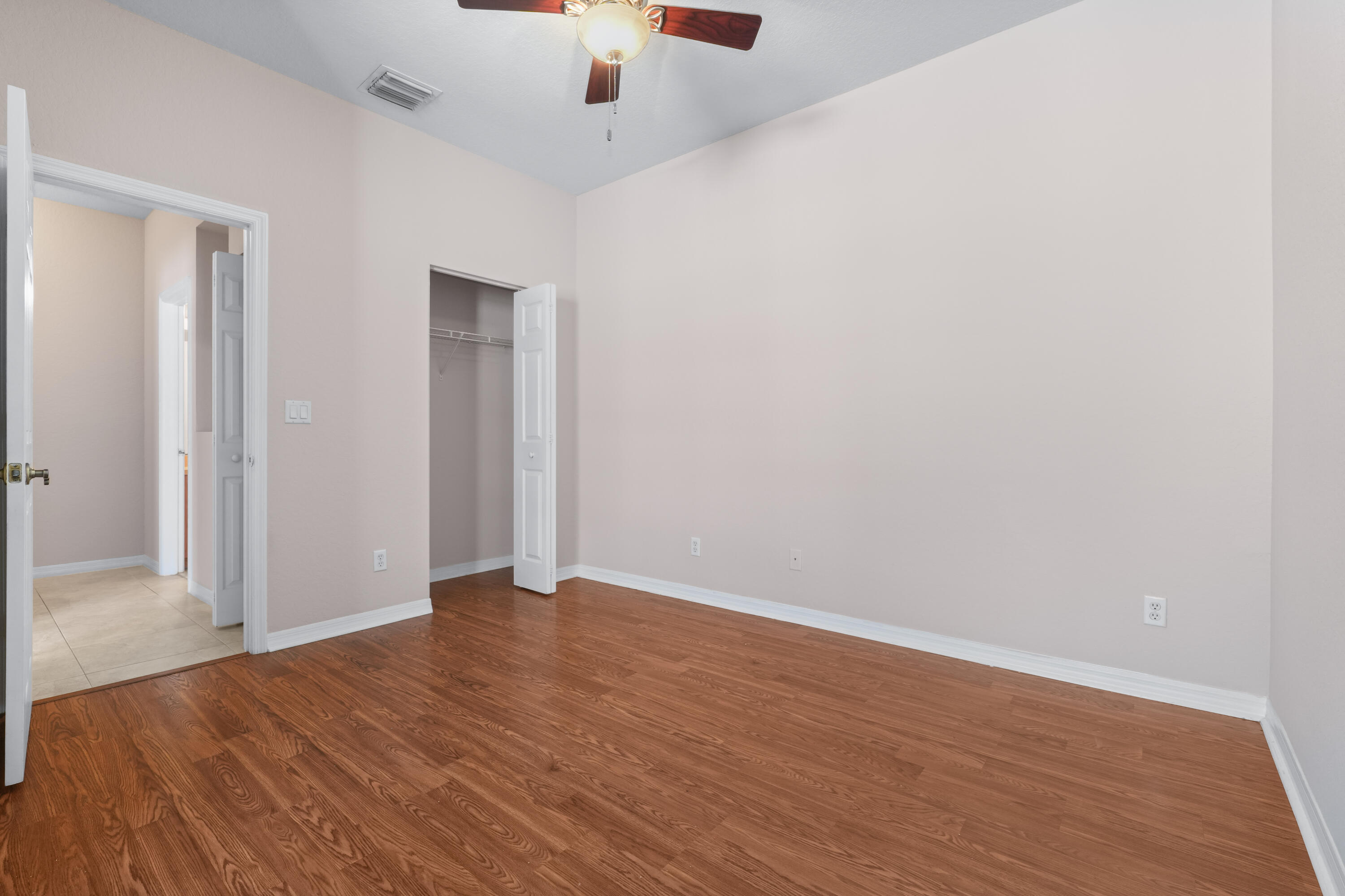 MAGNOLIA BAY CONDOMIMIUM - Residential