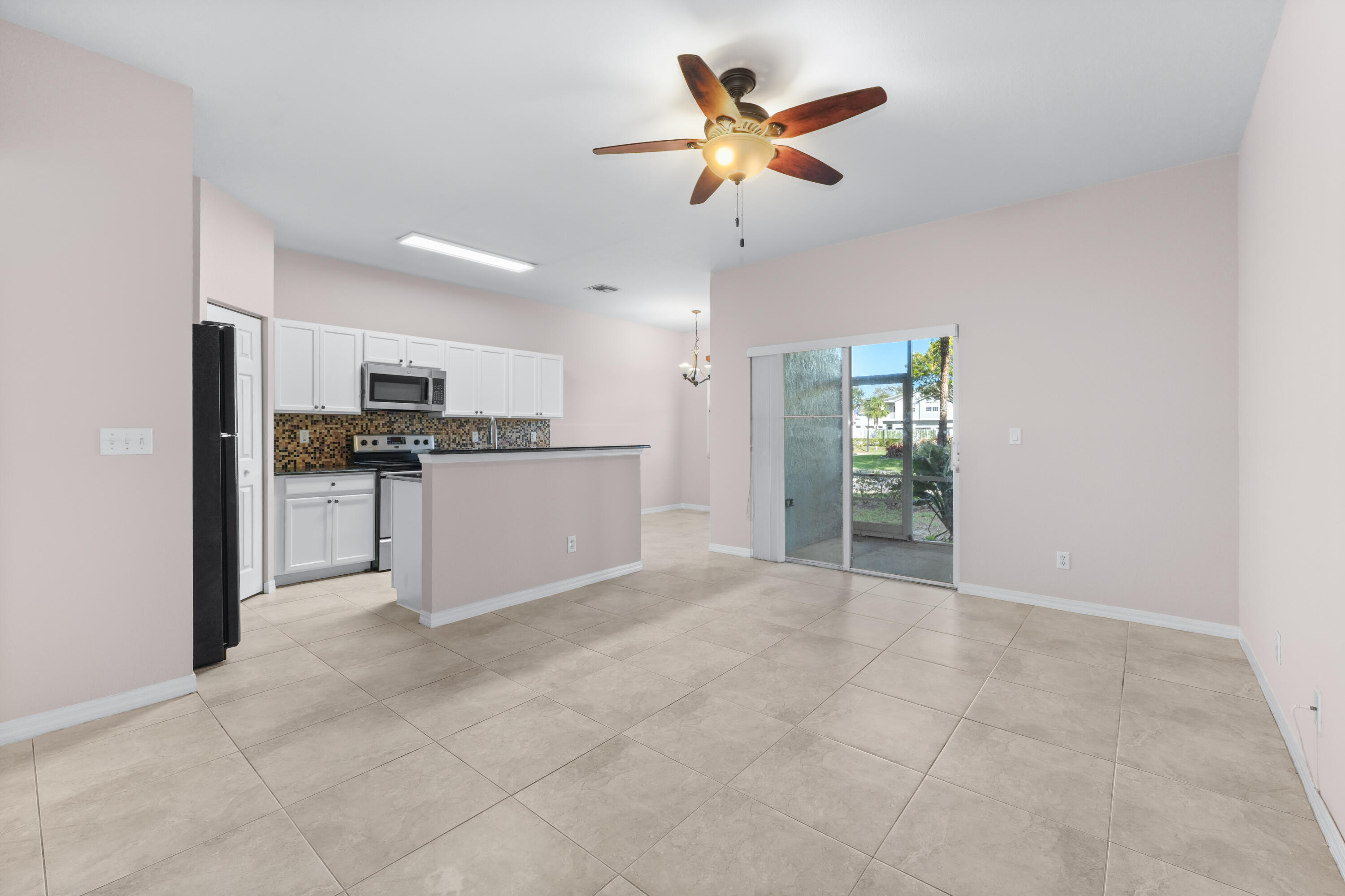 MAGNOLIA BAY CONDOMIMIUM - Residential