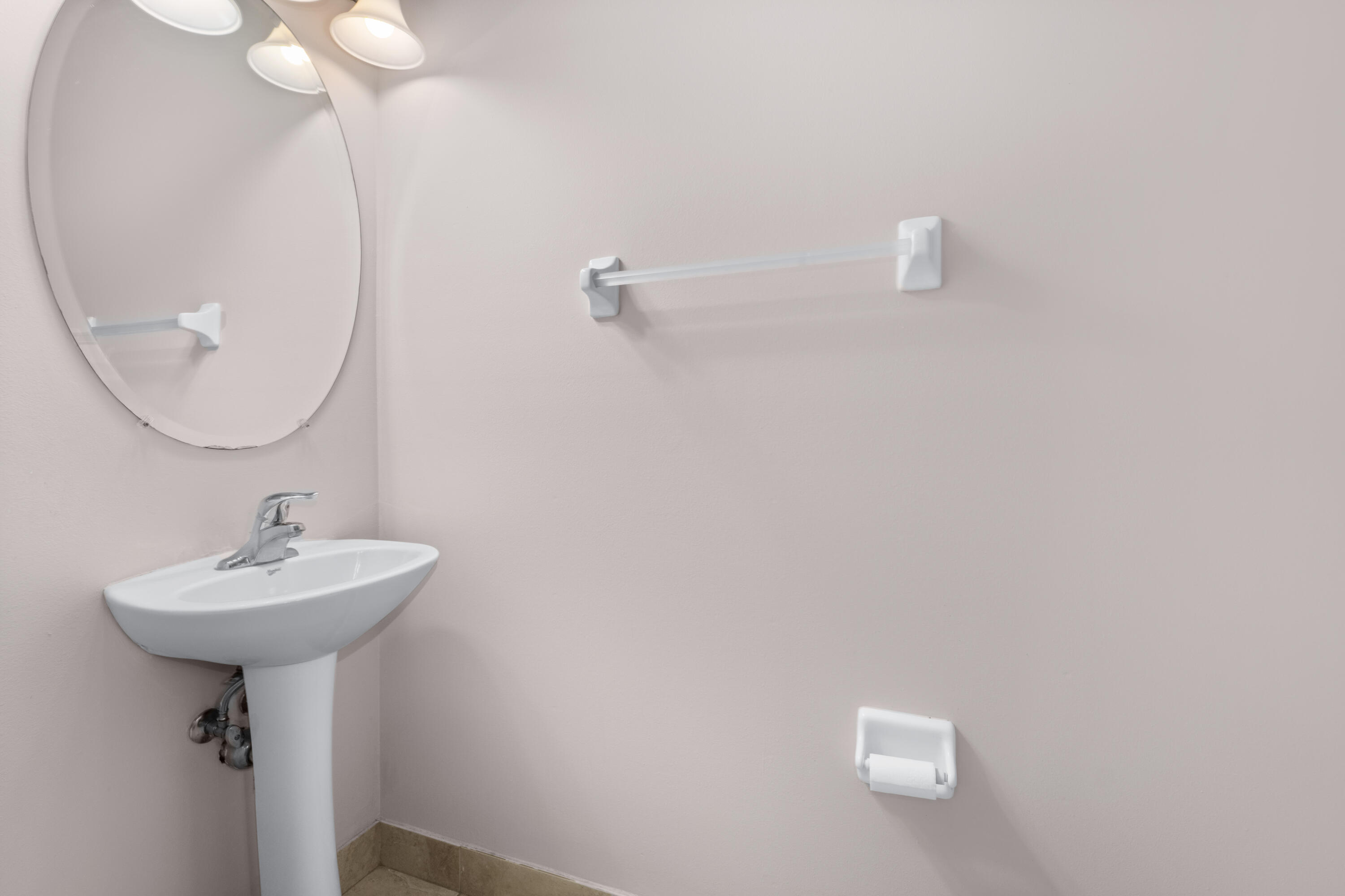 MAGNOLIA BAY CONDOMIMIUM - Residential