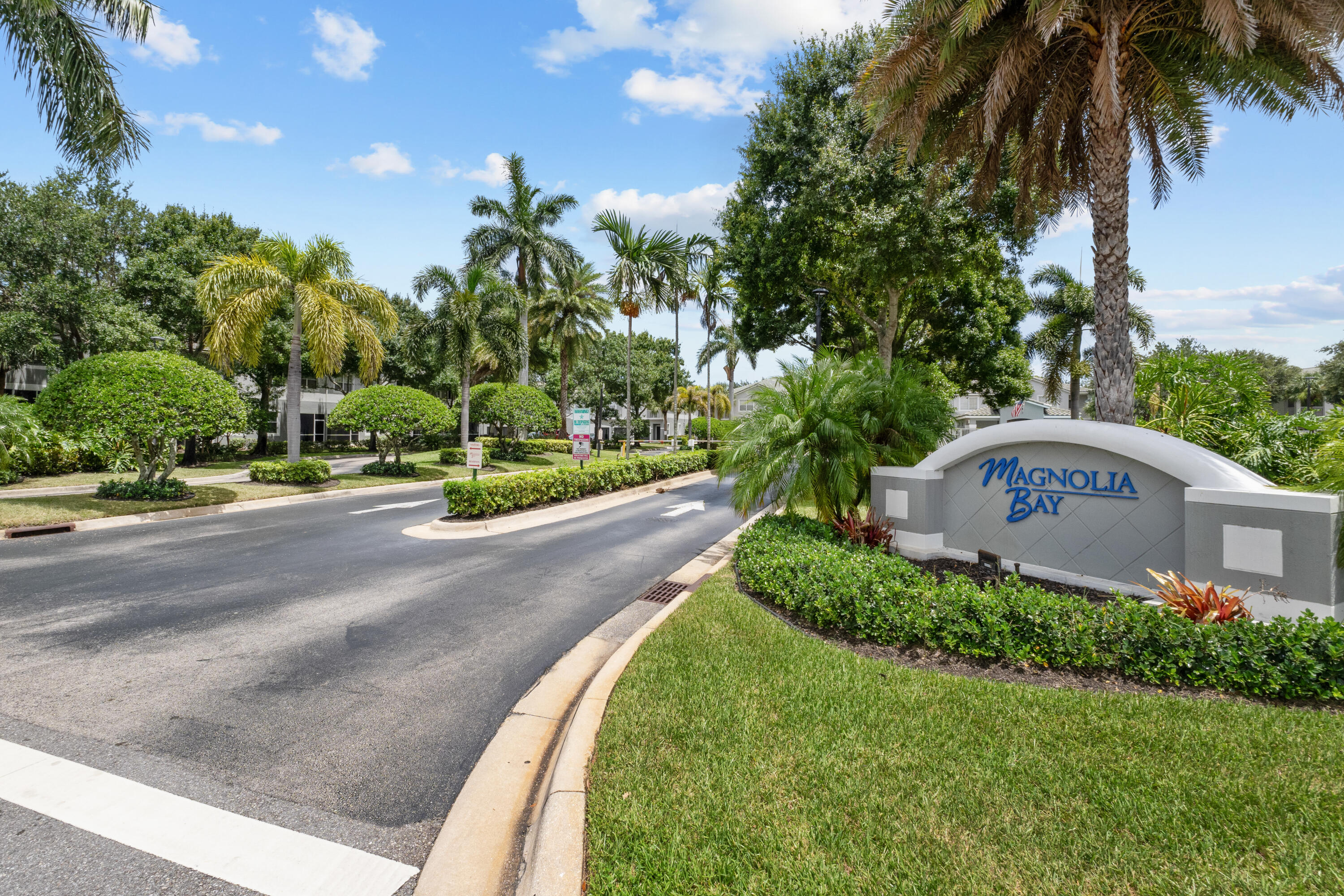 MAGNOLIA BAY CONDOMIMIUM - Residential