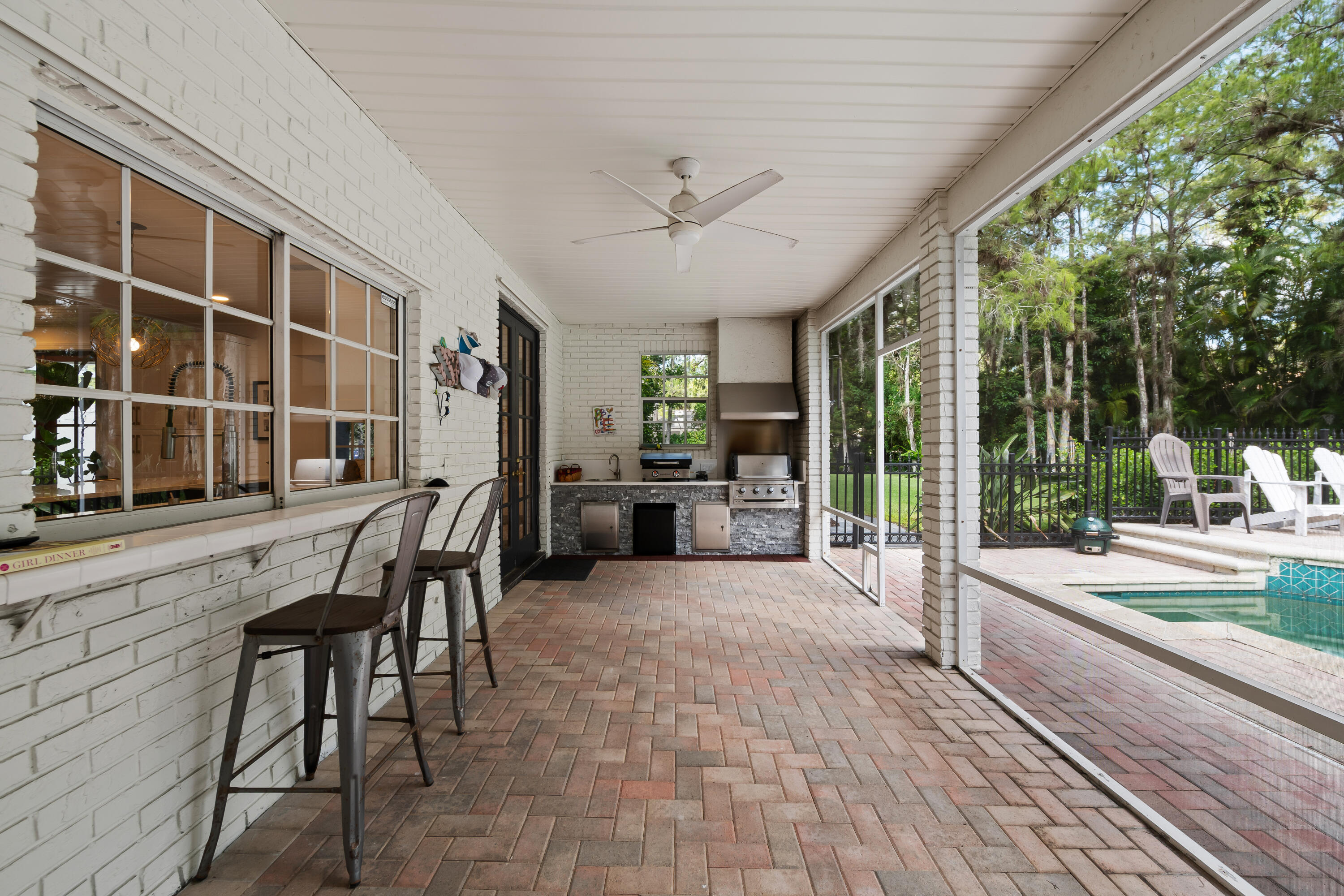 WHISPERING WOODS - Residential