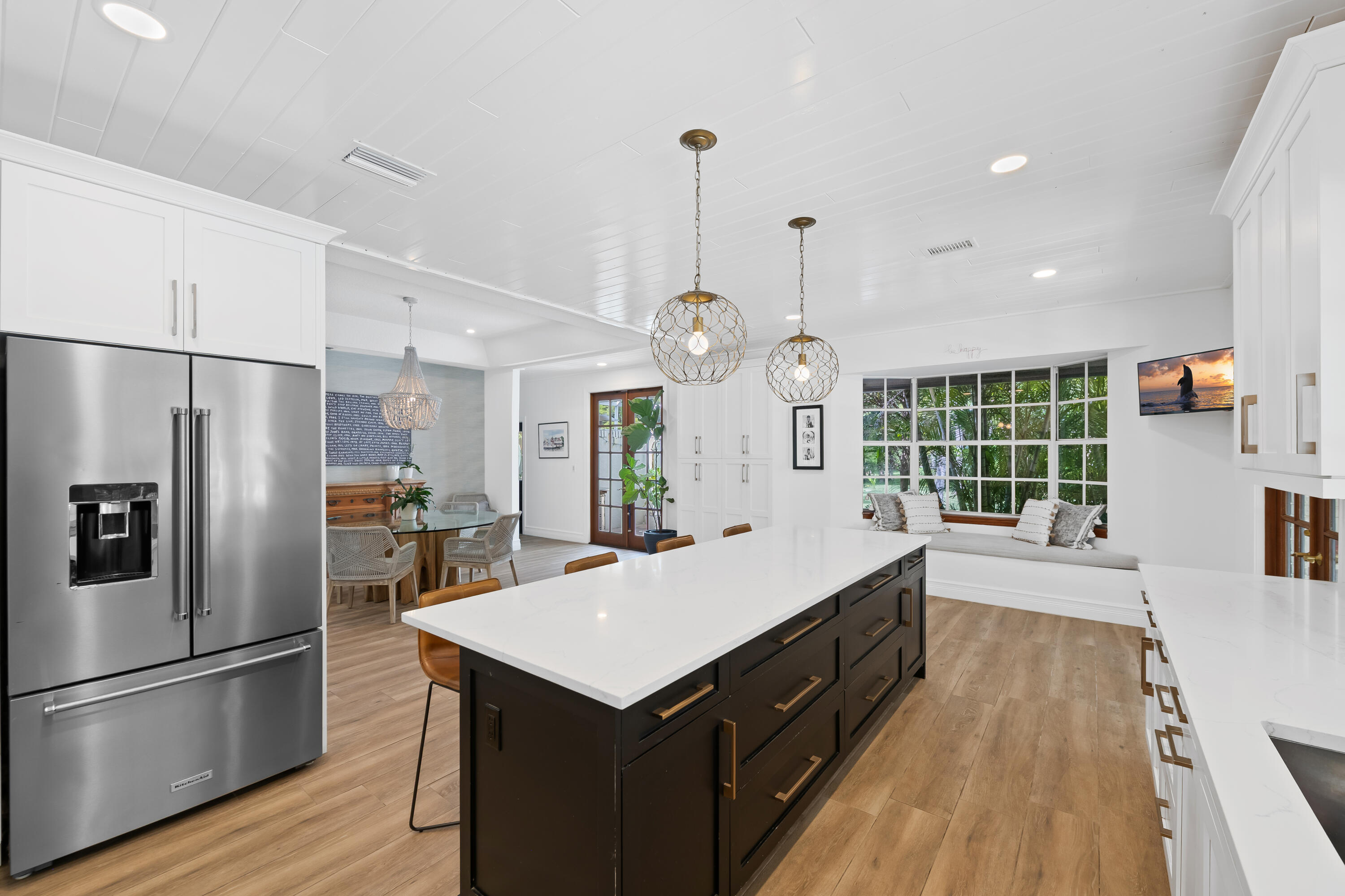 WHISPERING WOODS - Residential