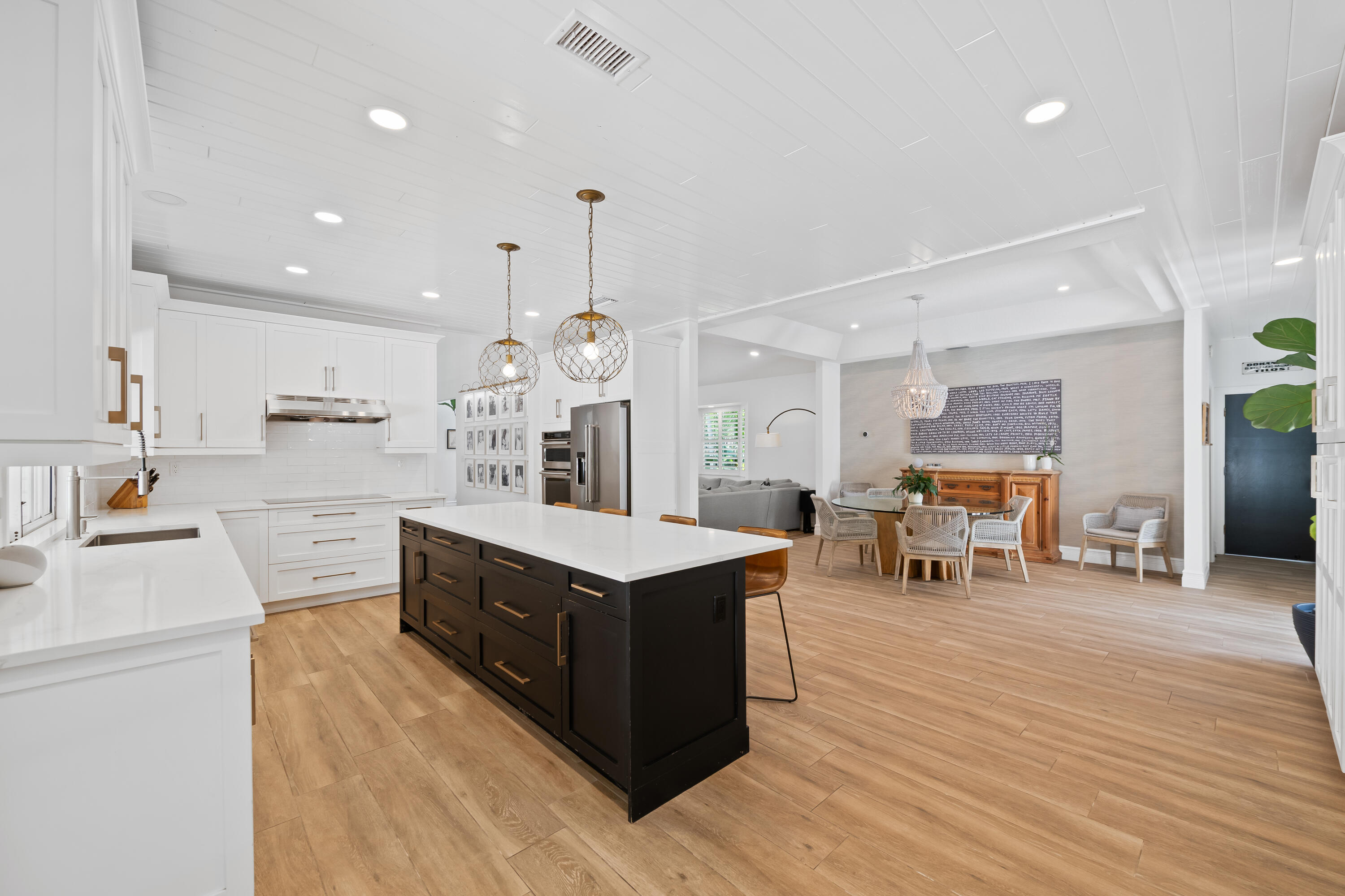 WHISPERING WOODS - Residential
