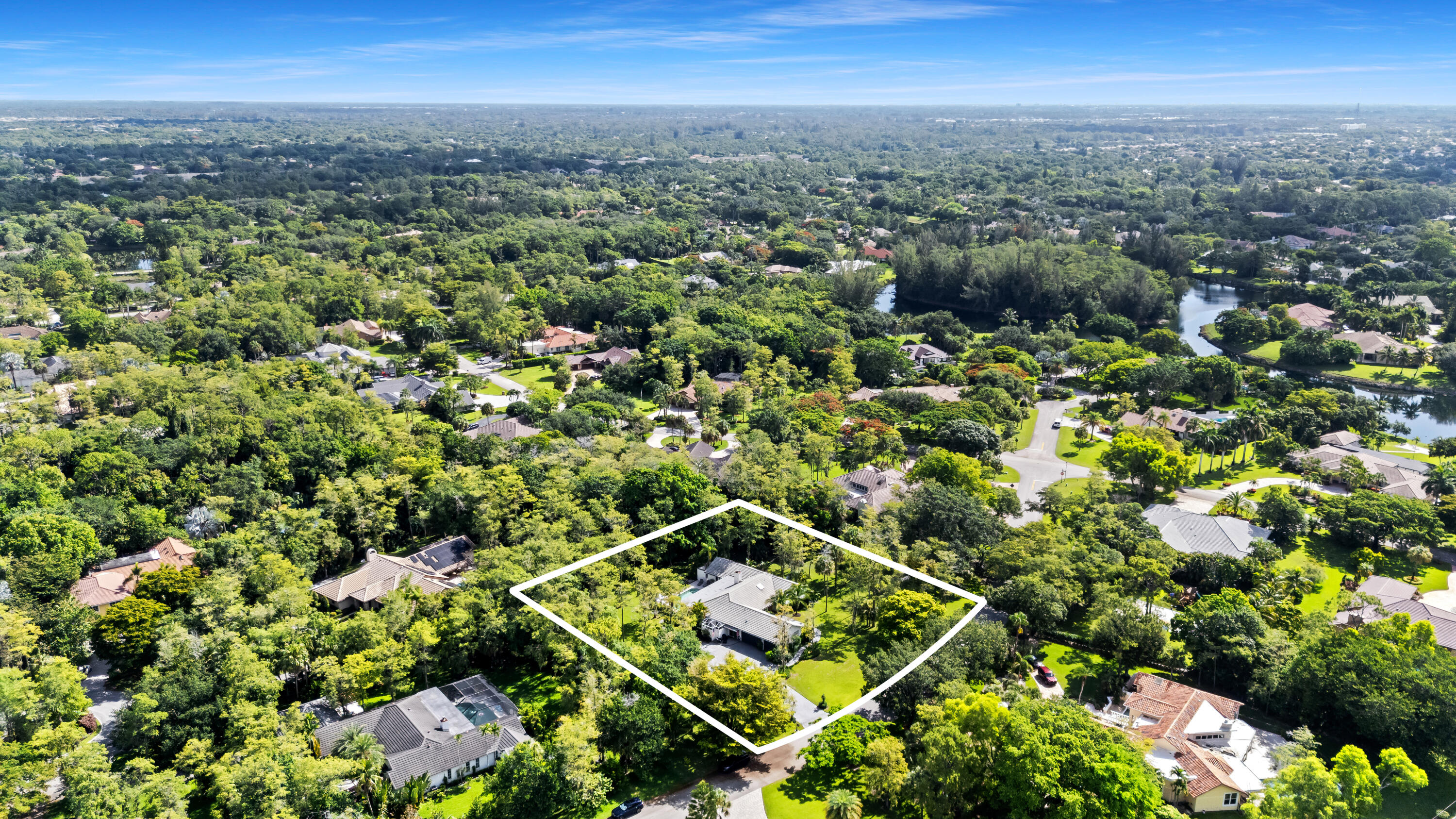 WHISPERING WOODS - Residential