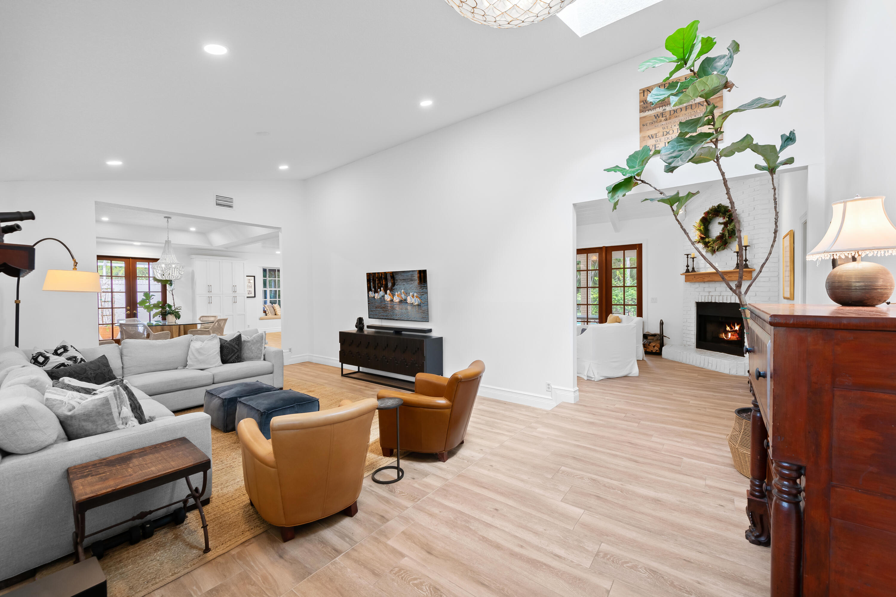 WHISPERING WOODS - Residential