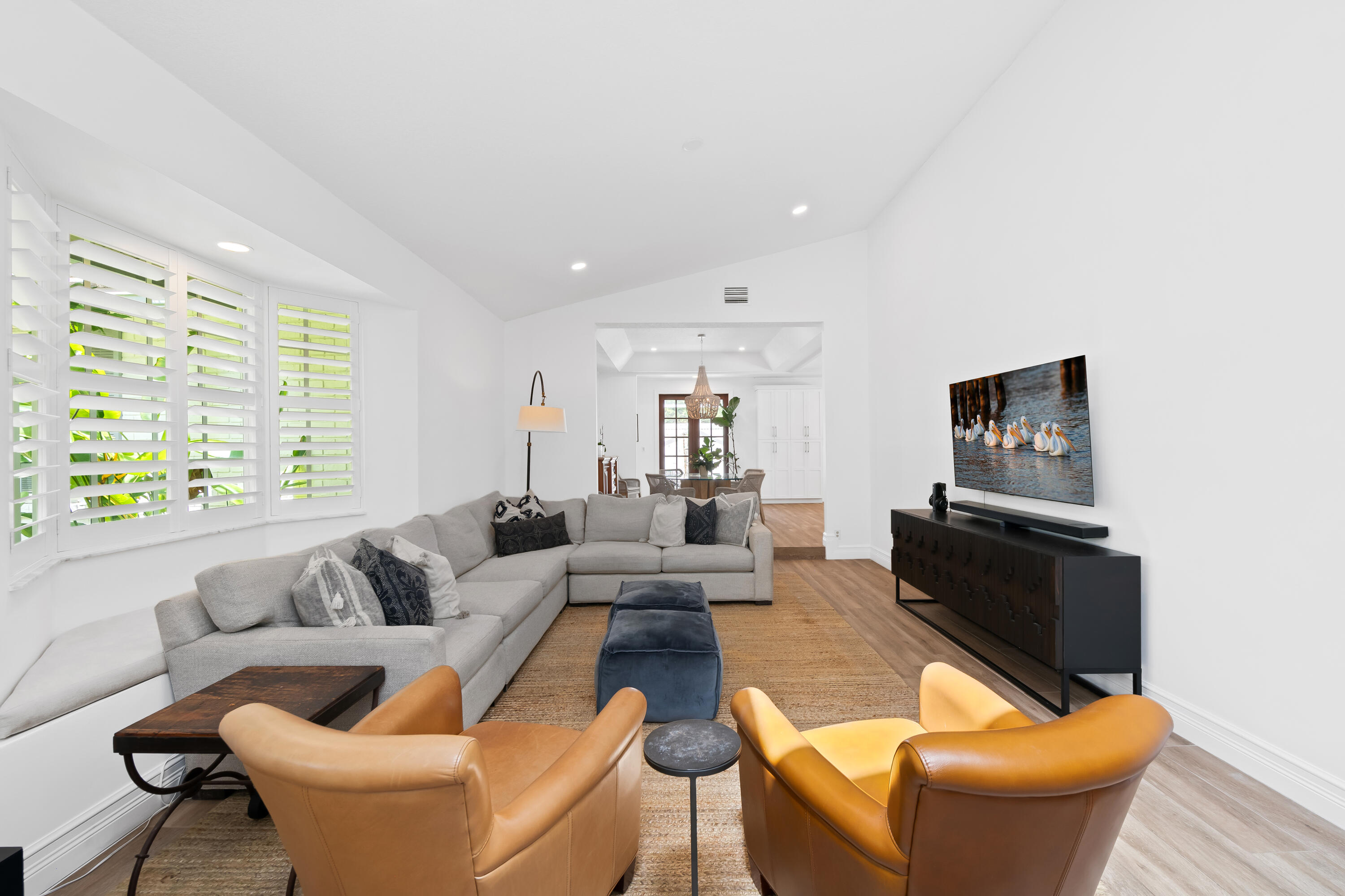 WHISPERING WOODS - Residential