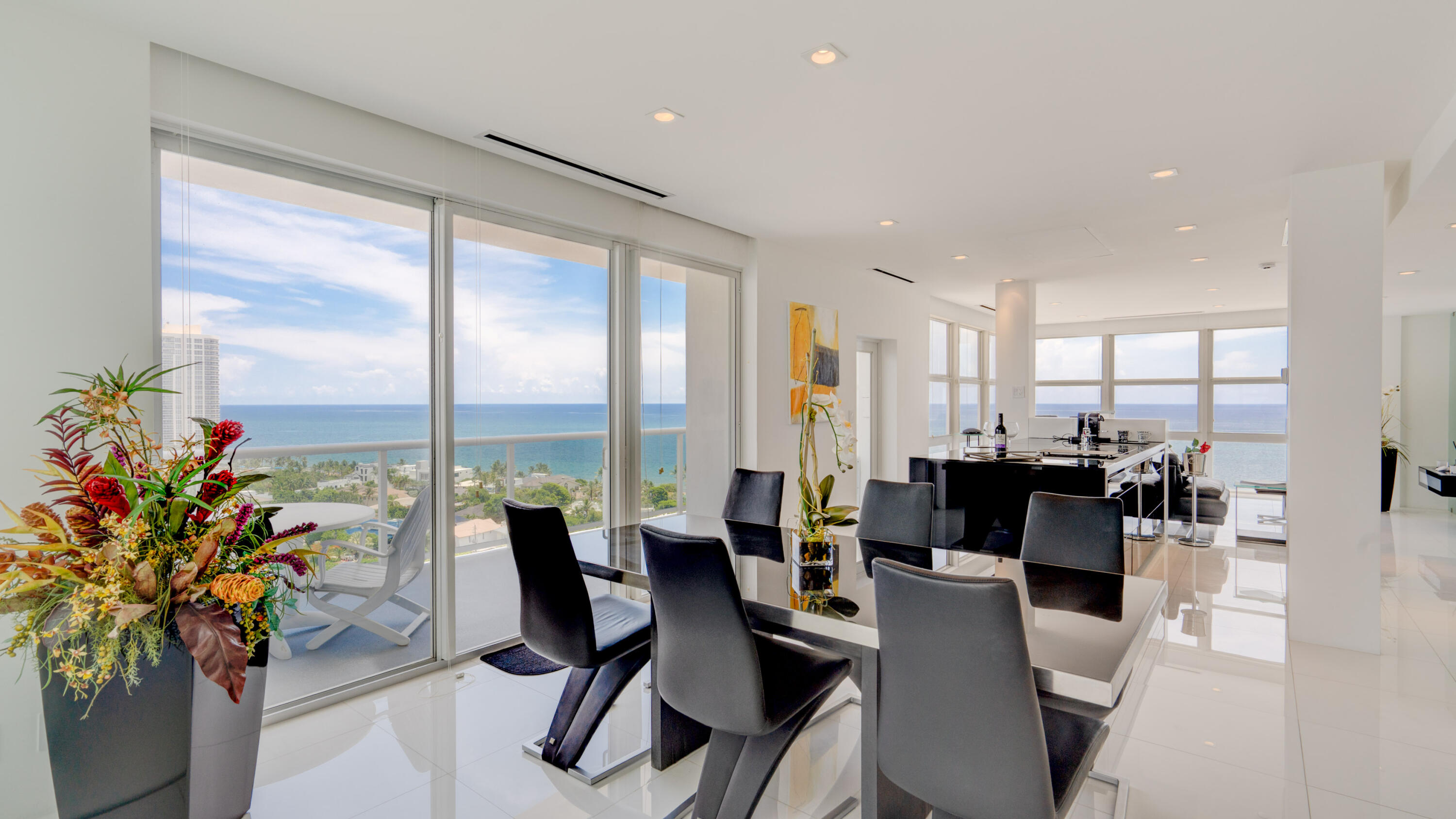 VANTAGE VIEW CONDO - Residential