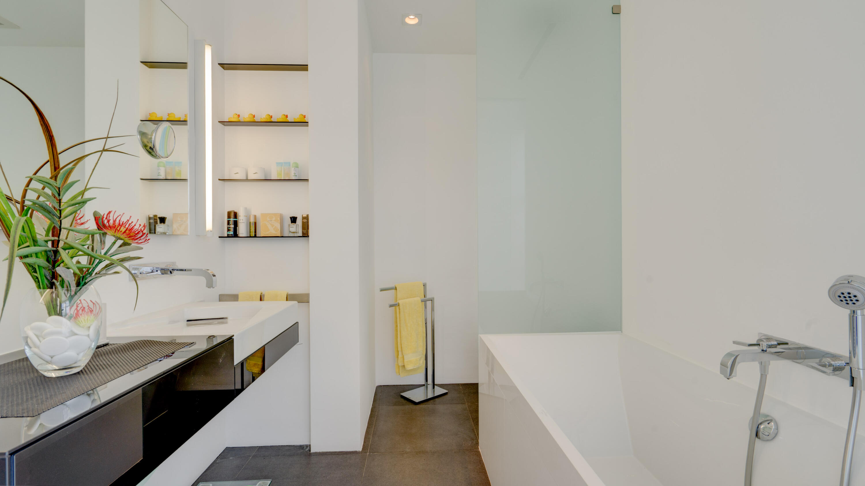 VANTAGE VIEW CONDO - Residential