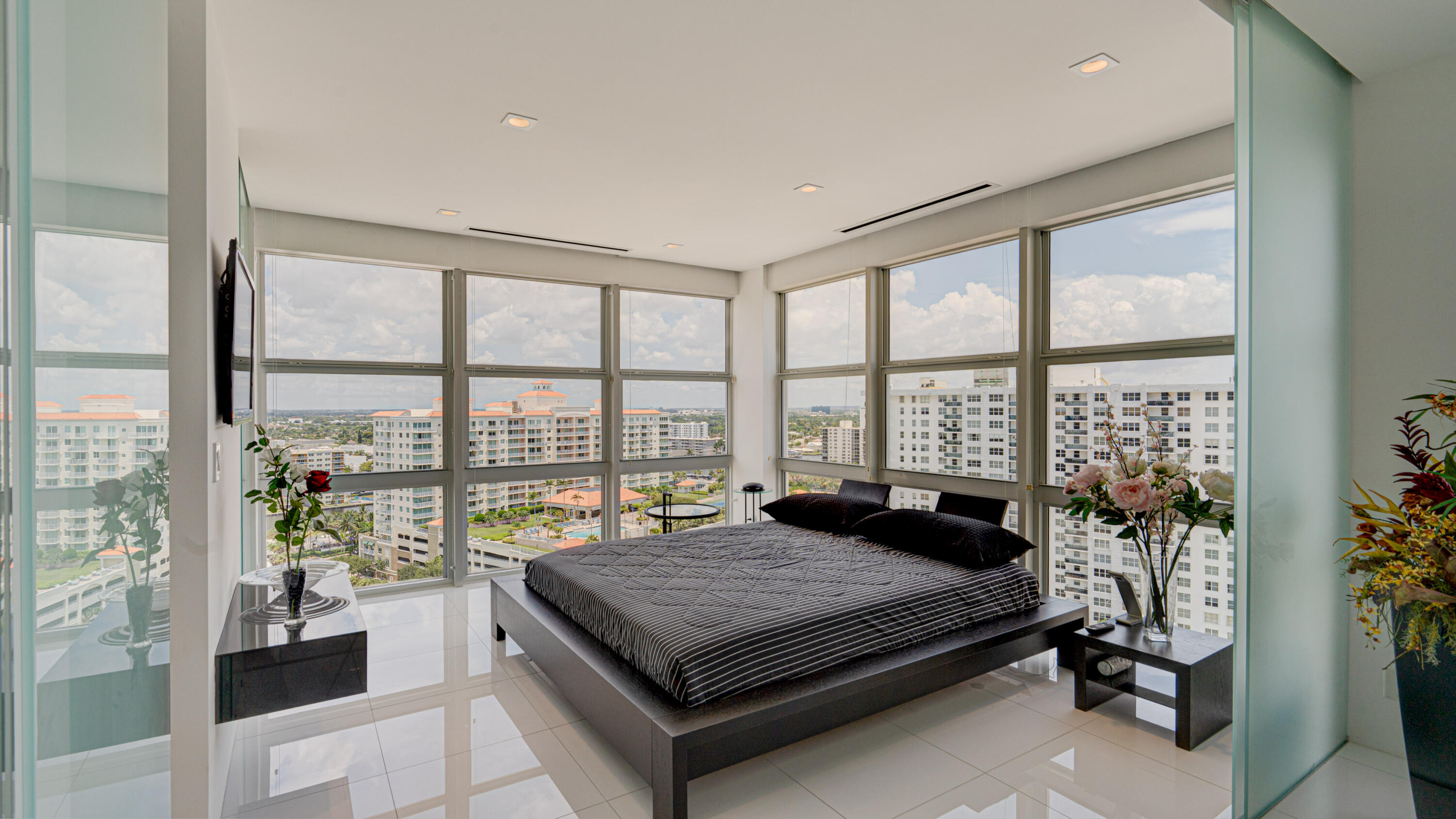 VANTAGE VIEW CONDO - Residential