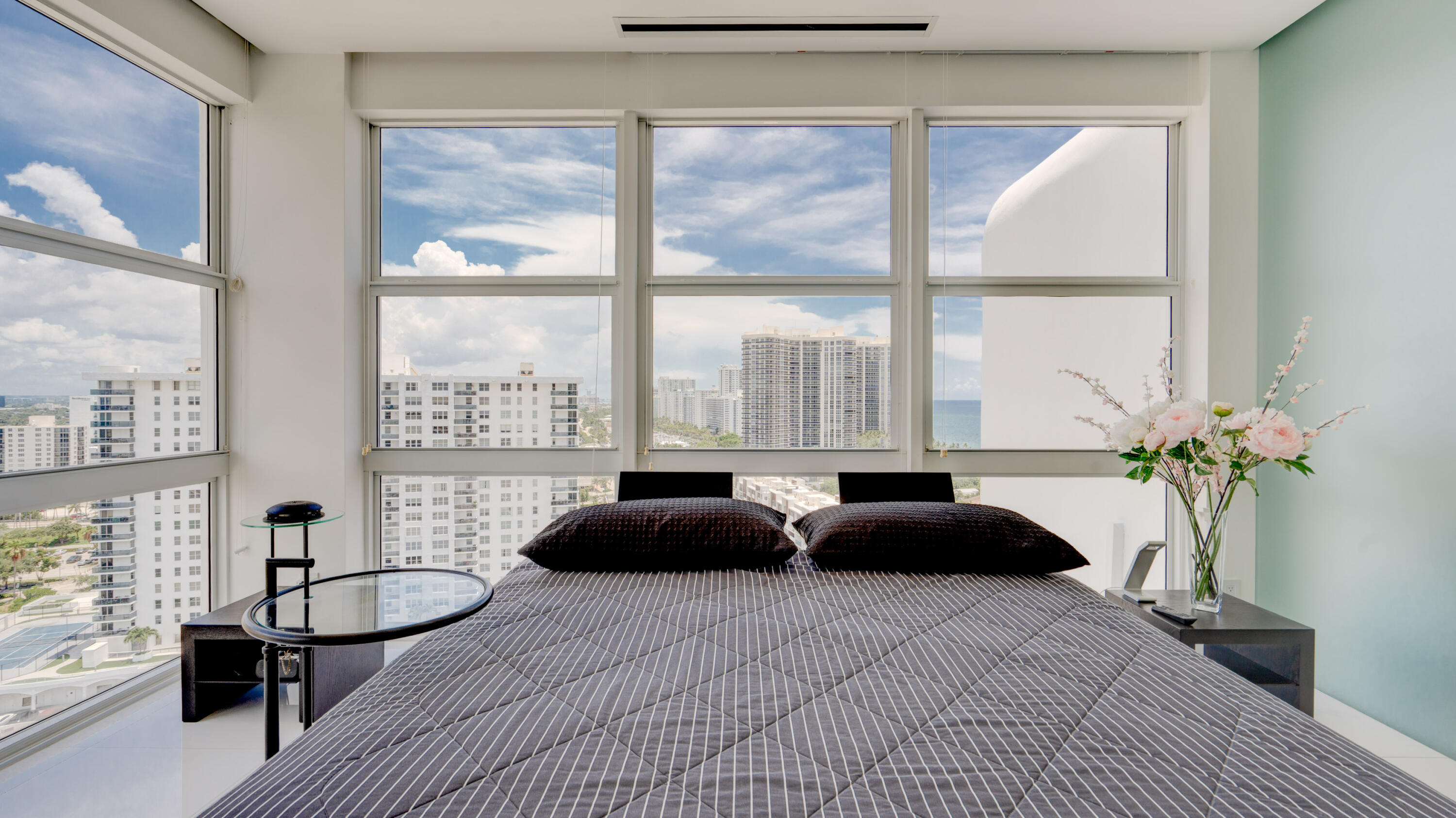 VANTAGE VIEW CONDO - Residential
