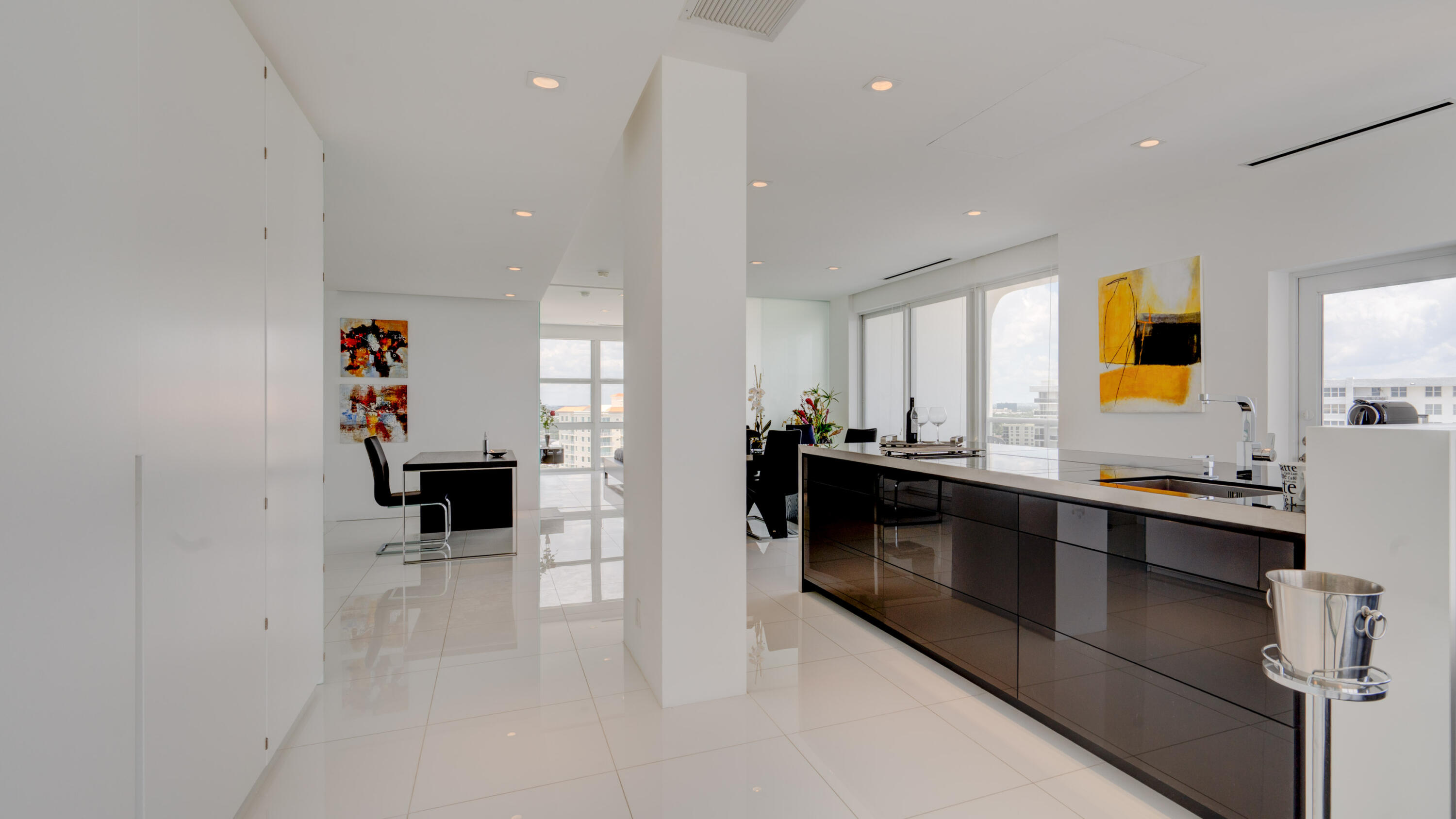 VANTAGE VIEW CONDO - Residential