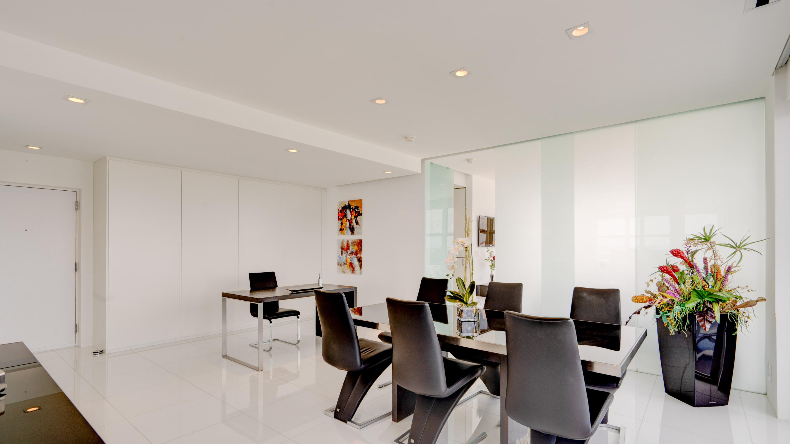 VANTAGE VIEW CONDO - Residential