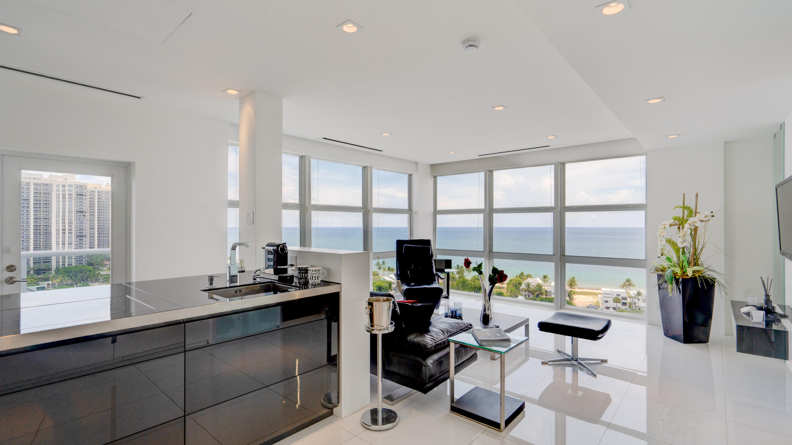 VANTAGE VIEW CONDO - Residential