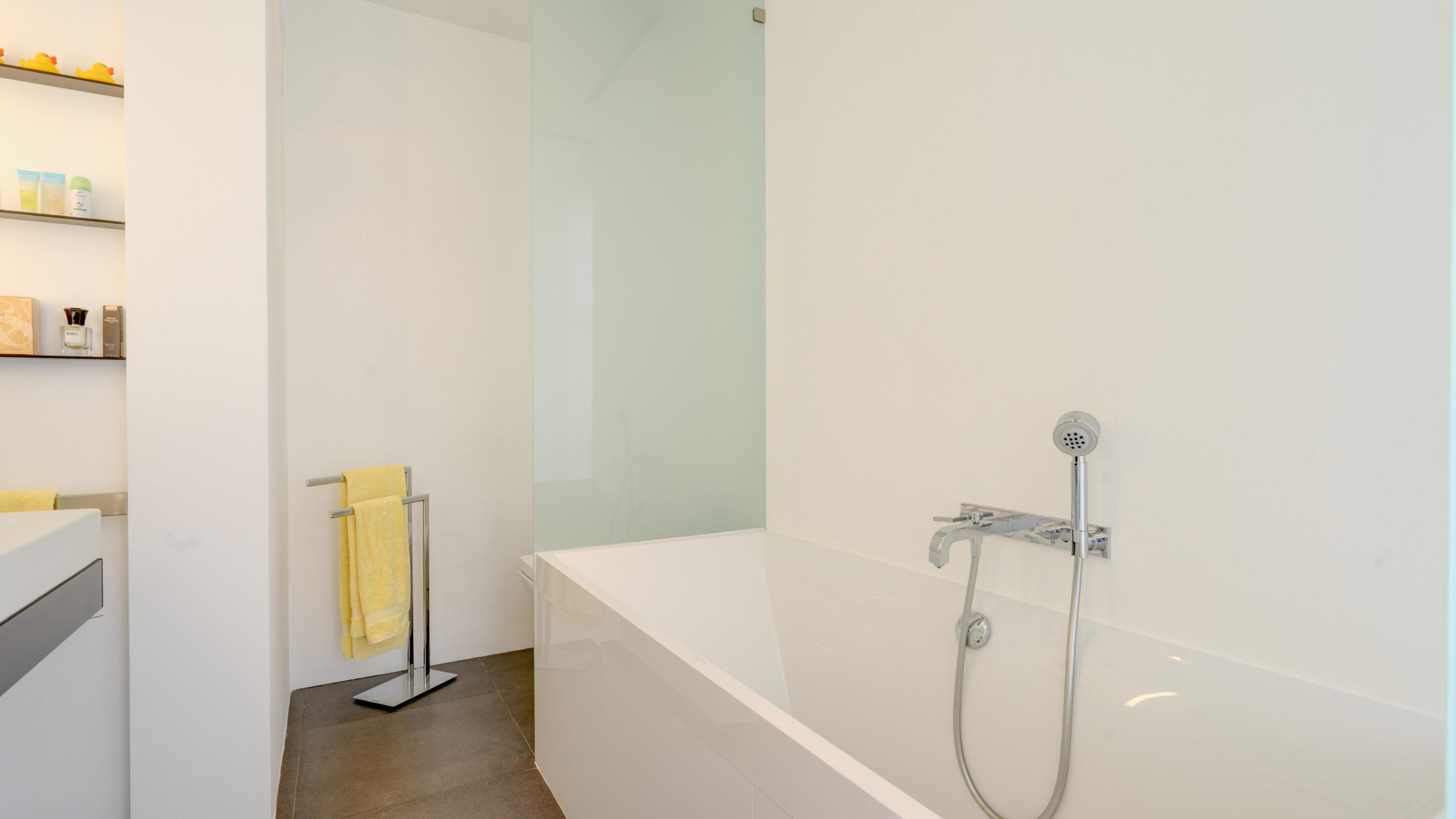 VANTAGE VIEW CONDO - Residential