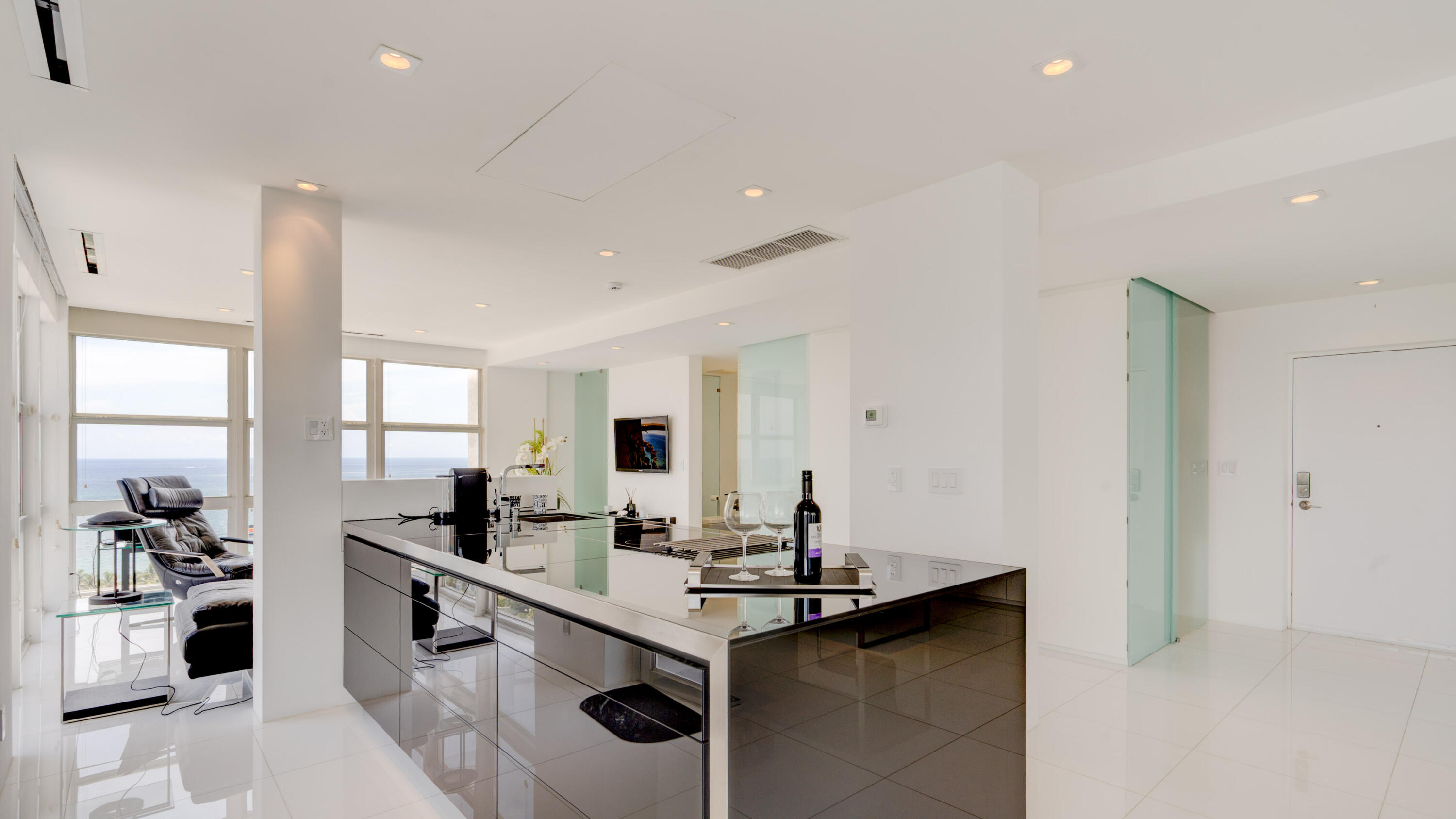 VANTAGE VIEW CONDO - Residential