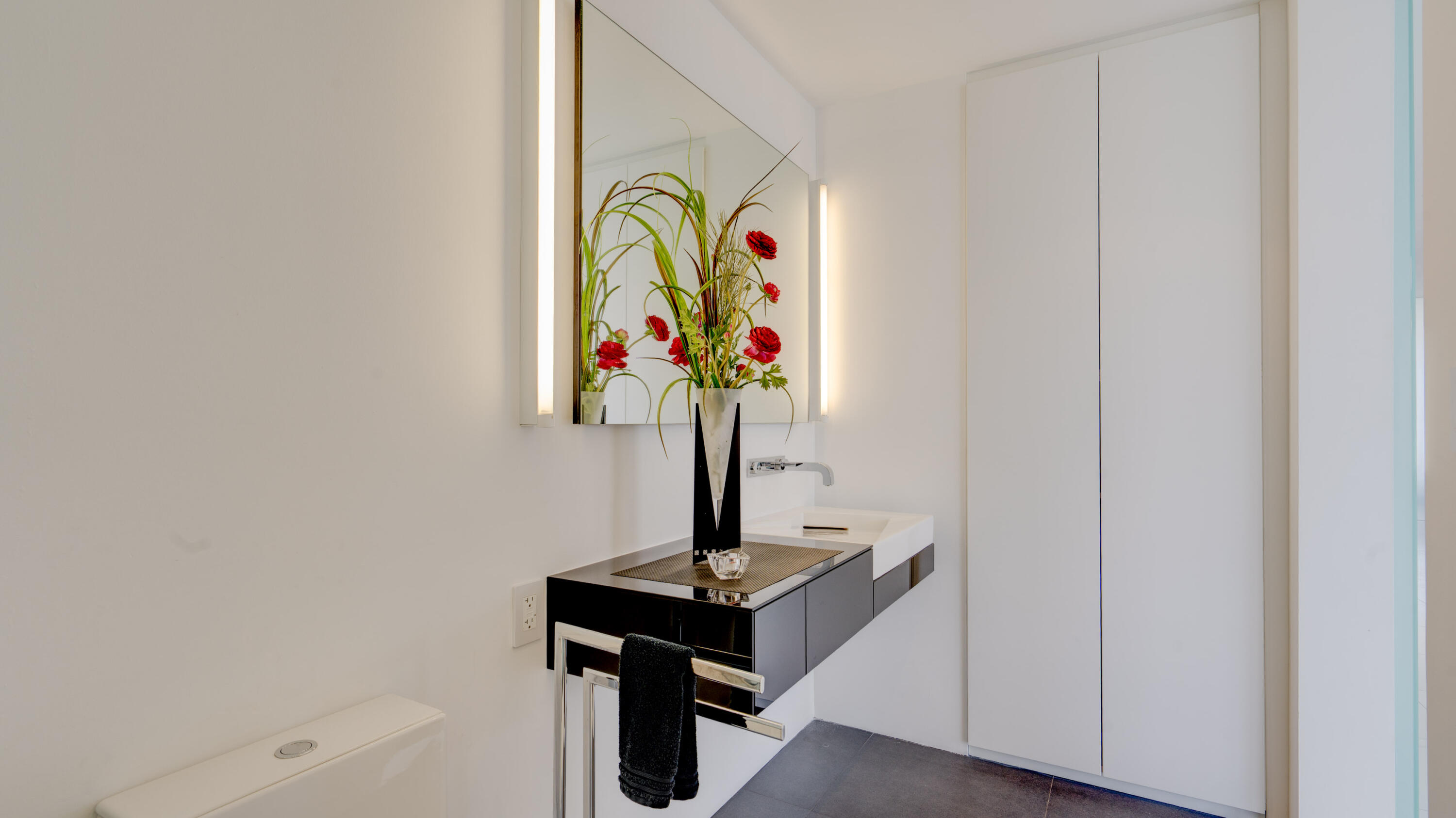 VANTAGE VIEW CONDO - Residential