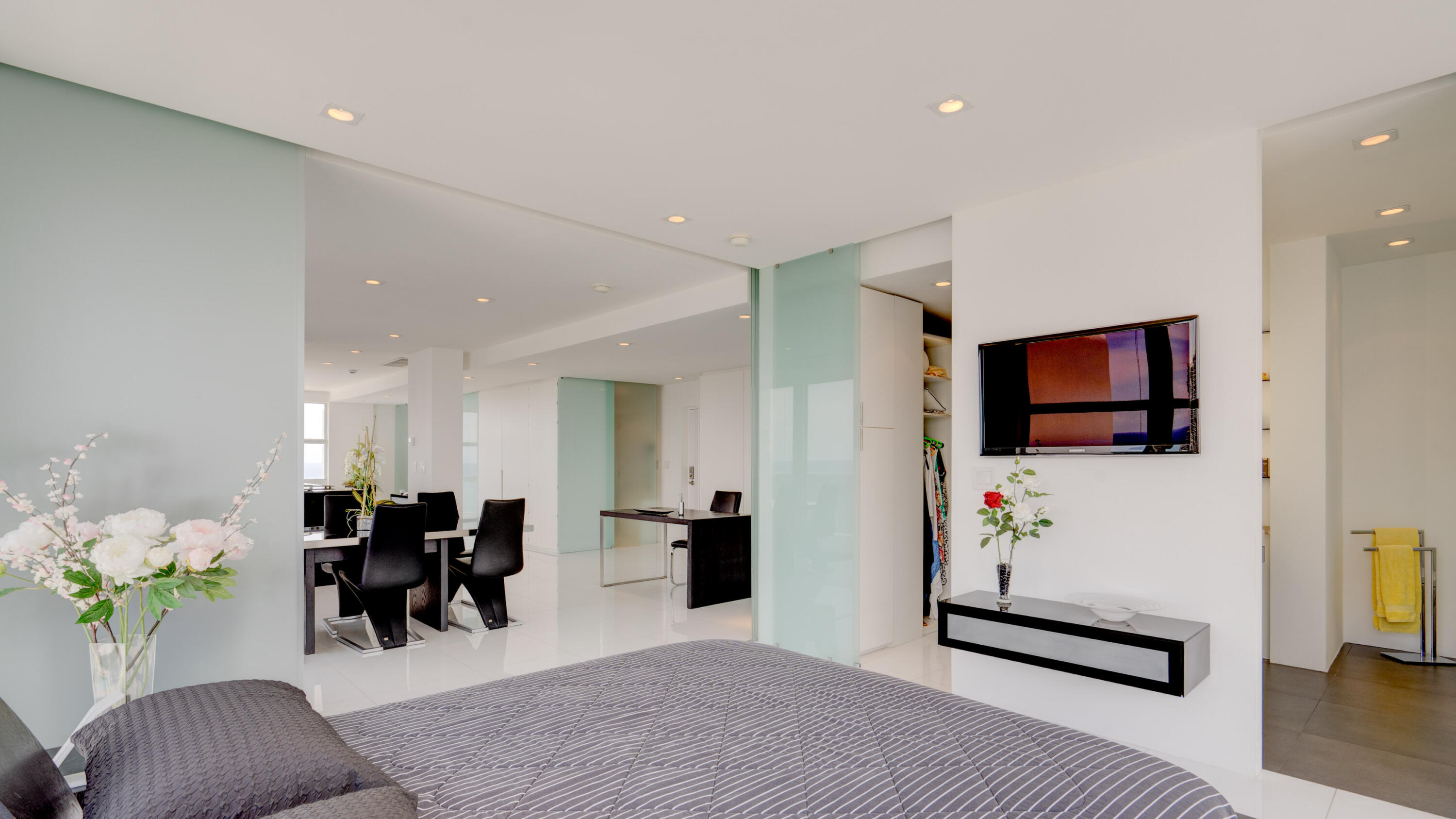 VANTAGE VIEW CONDO - Residential