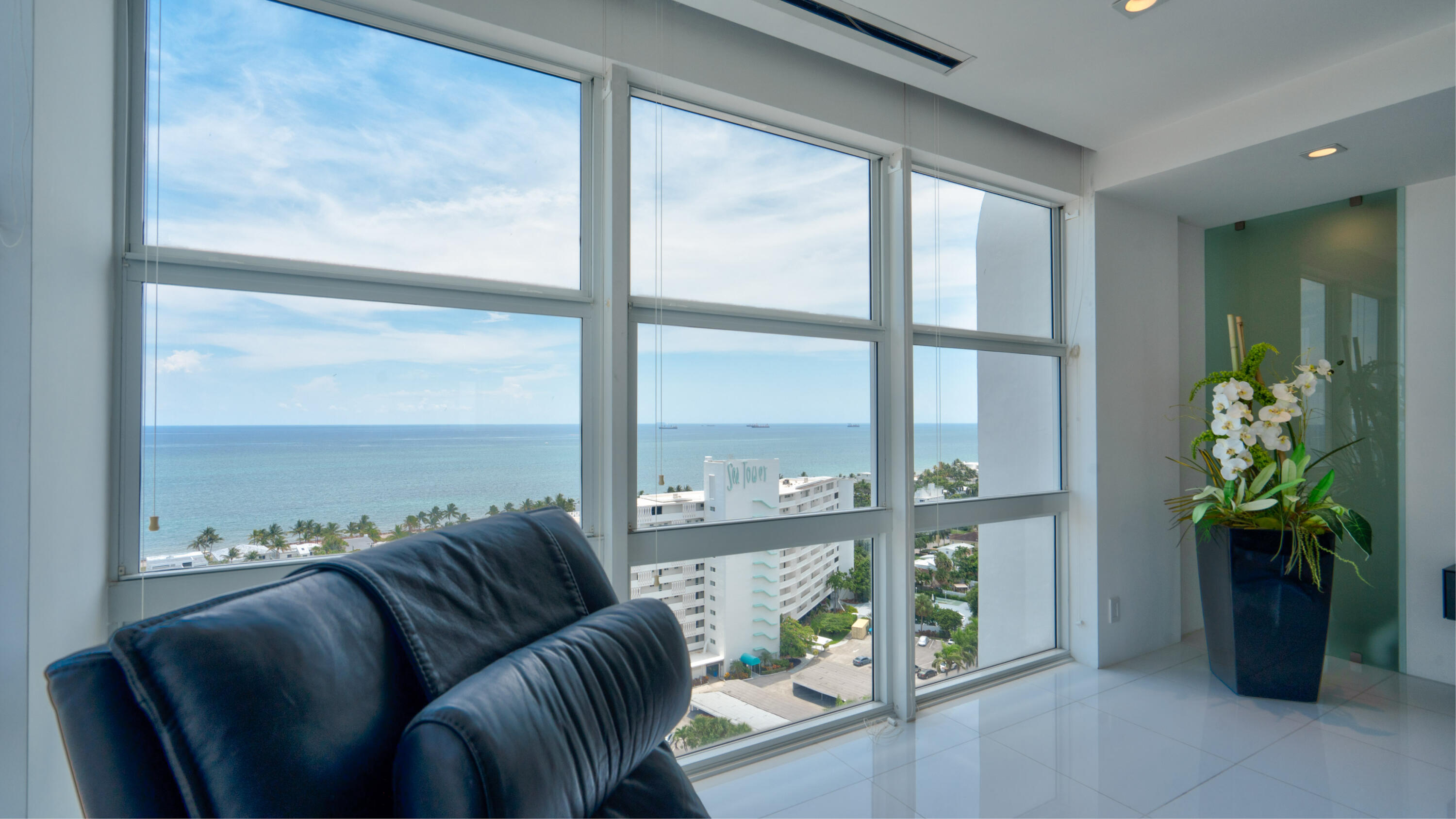 VANTAGE VIEW CONDO - Residential