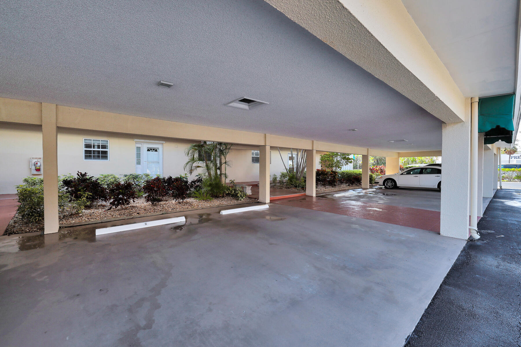 WATERWAY BEACH CONDOS - Residential Lease