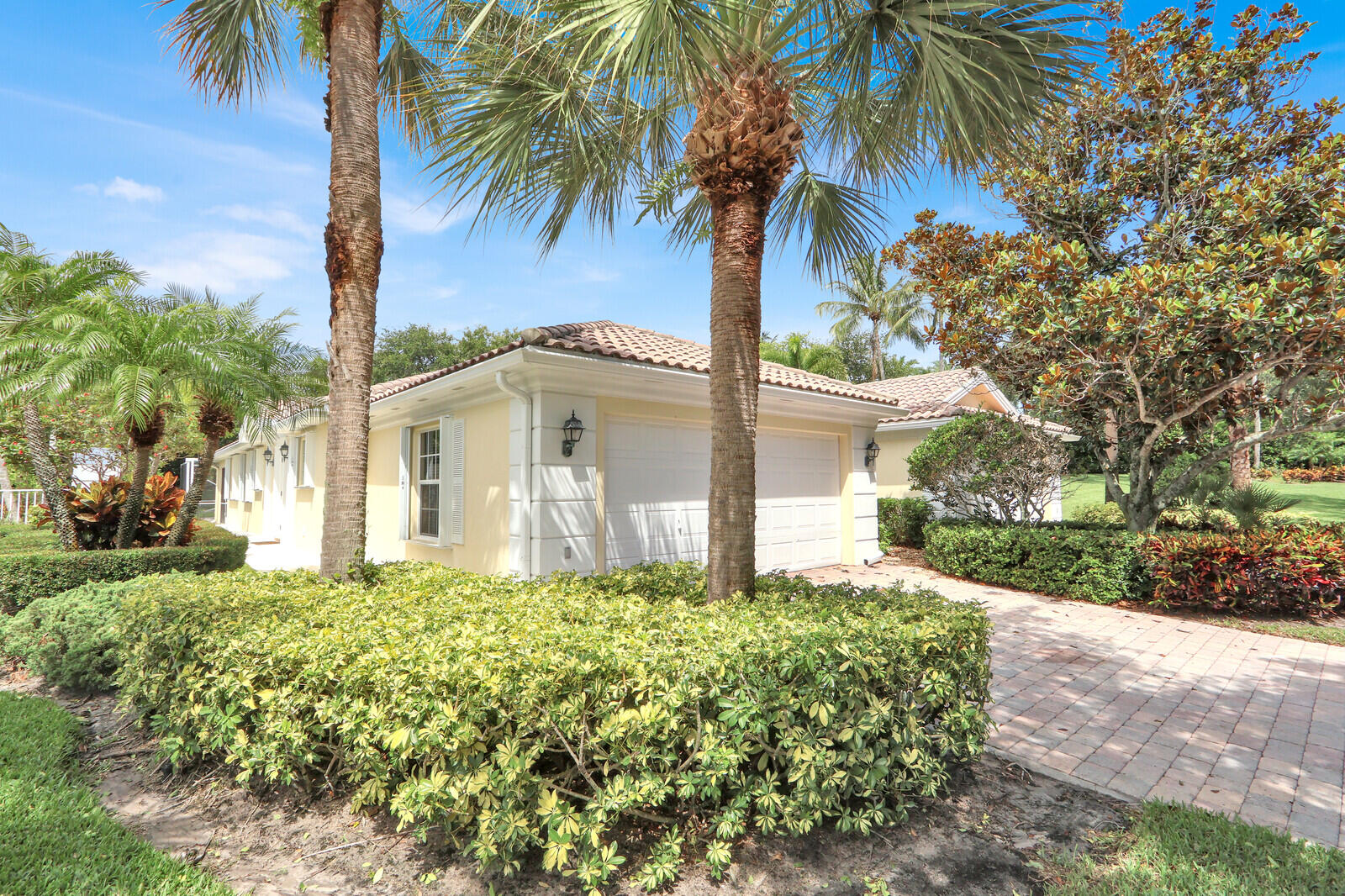 ISLES AT PALM BEACH GARDENS - Residential